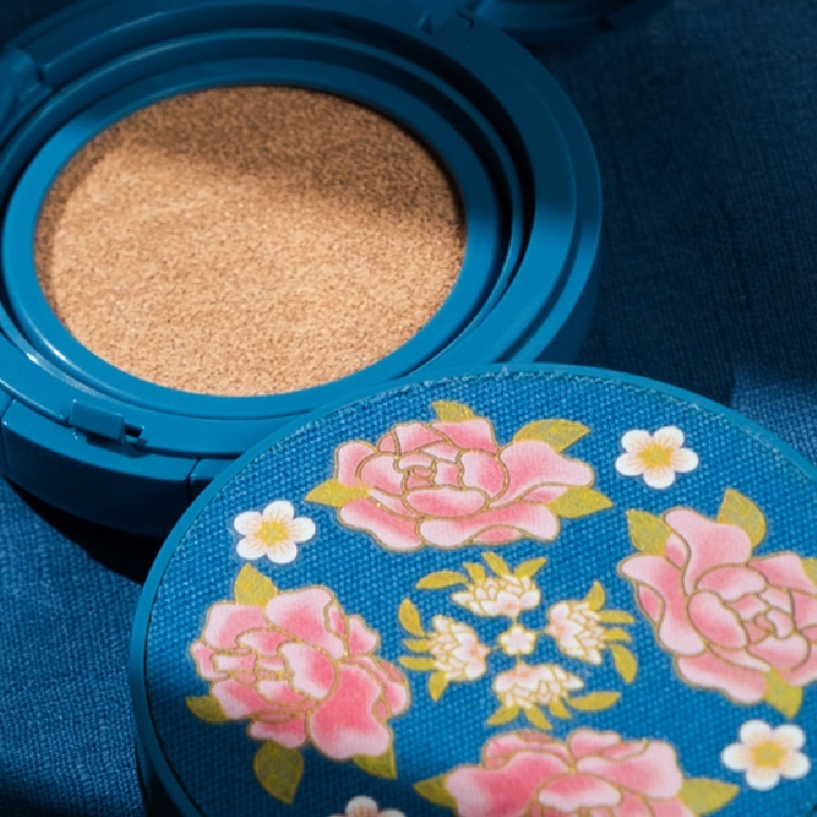 珍藏故宮 琺瑯繁花彩瓷肌氣墊粉餅