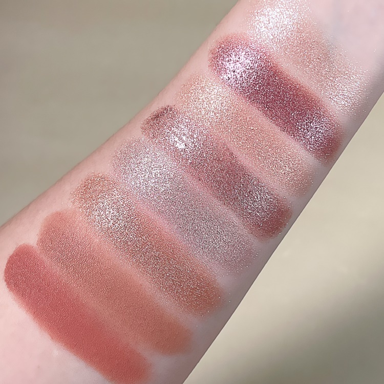 What makes us girls 8 colors palette