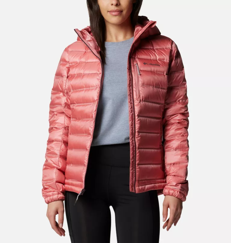 Columbia Women s Pebble Peak II Down Hooded Jacket