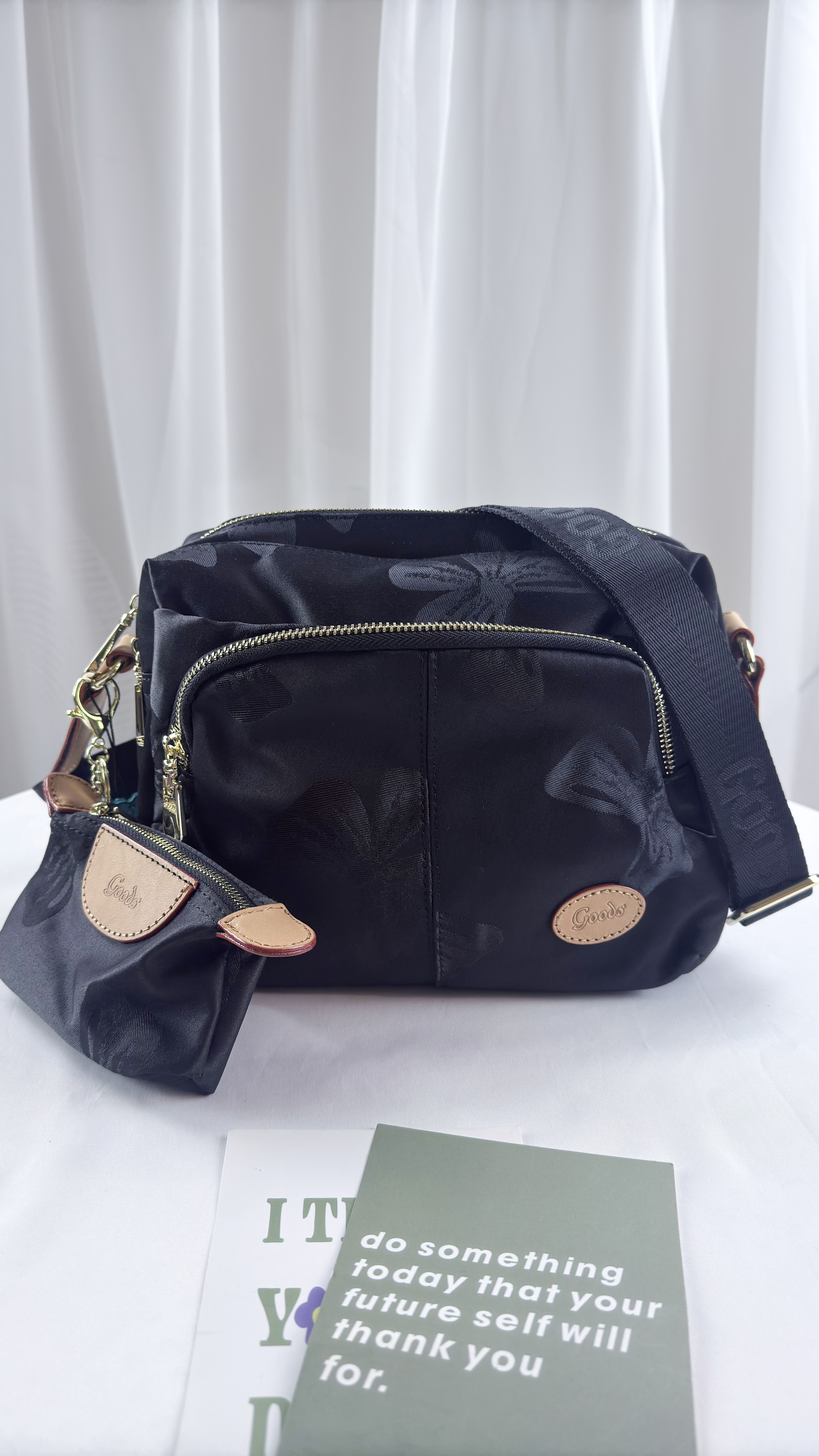 GOODS 蝴蝶拼接黑防潑水側背包 附零錢包   #2812