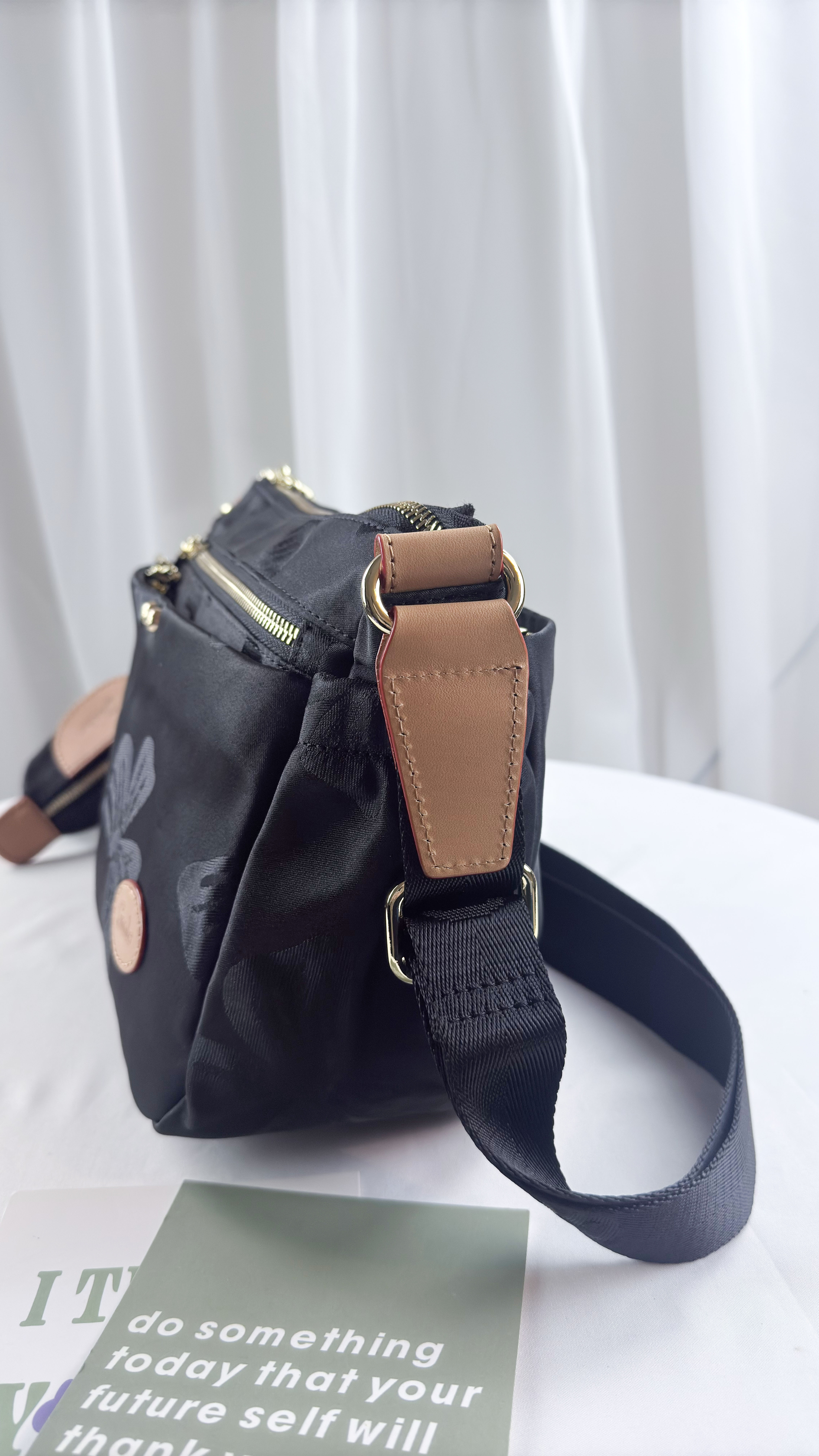 GOODS 蝴蝶拼接黑防潑水側背包 附零錢包   #2806