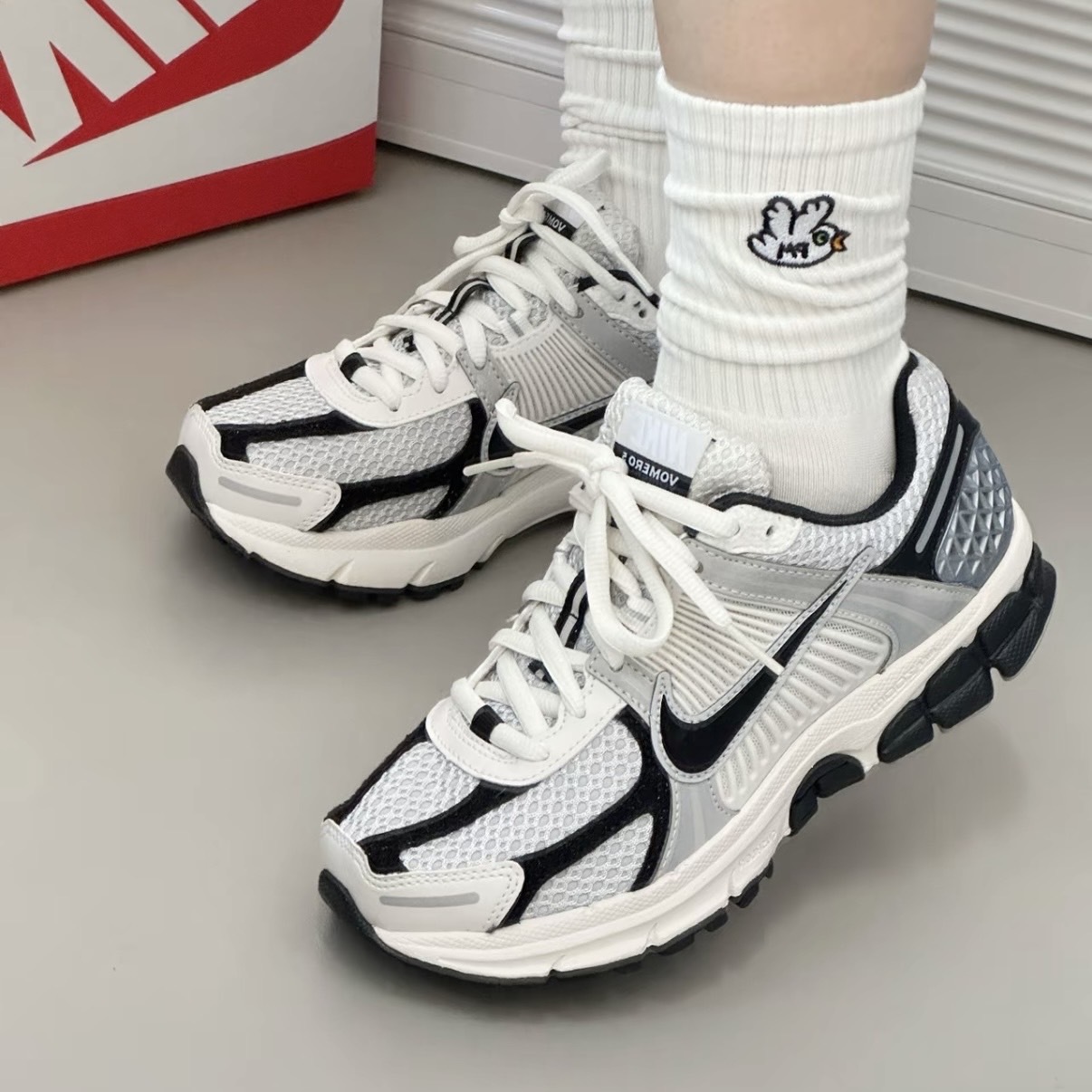 Nike Zoom Vomero 5 Photon Dust 芝麻奶油 黑灰 反光 復古 老爹鞋 運動鞋 HQ1182-001