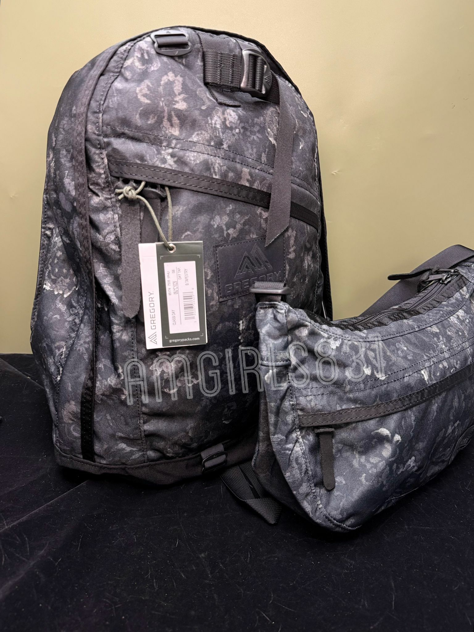 Gregory day pack black tapestry + Gregory satchel s black tapestry