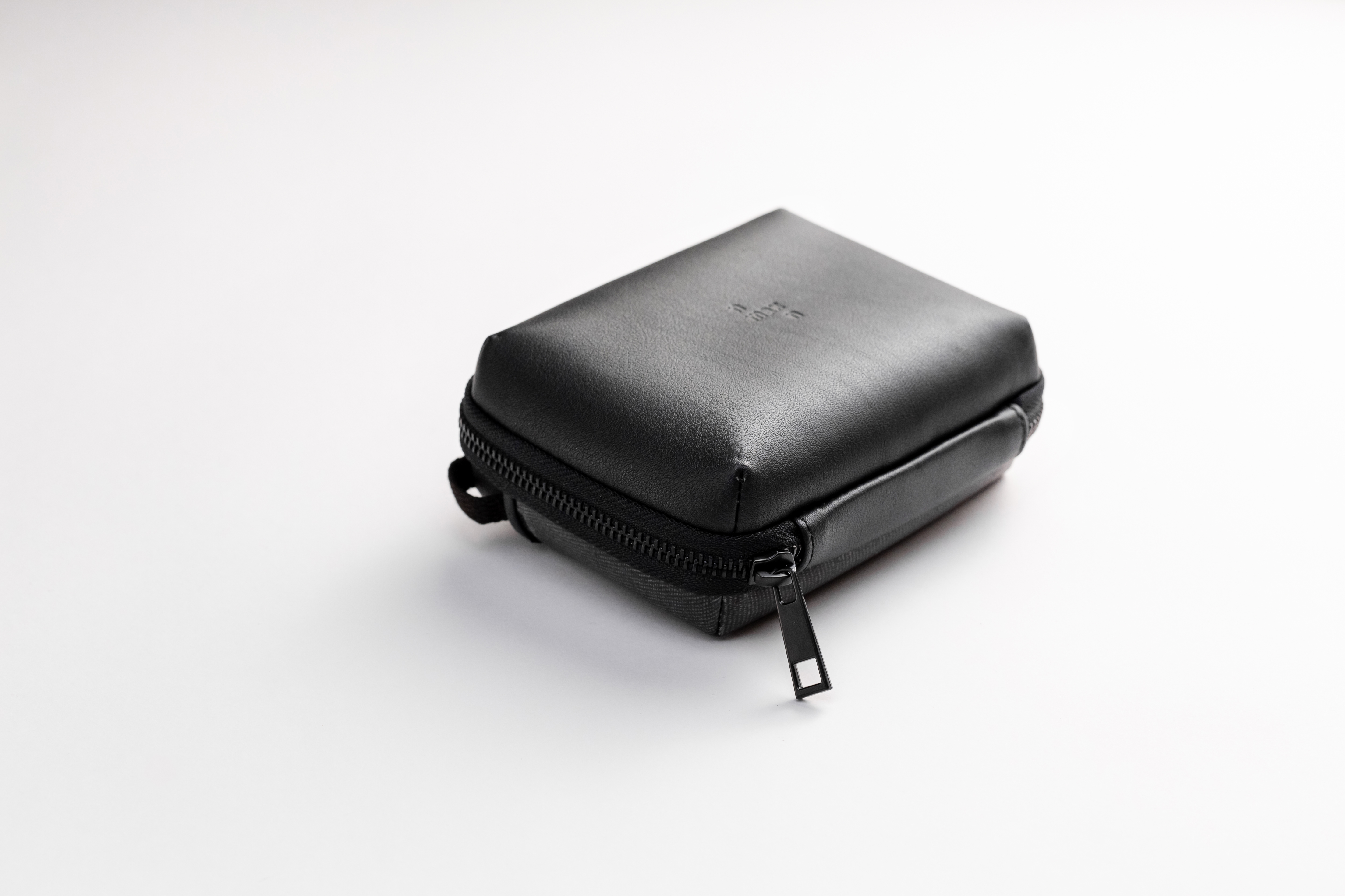 皮革3C配件收納包 - 碳黑 M