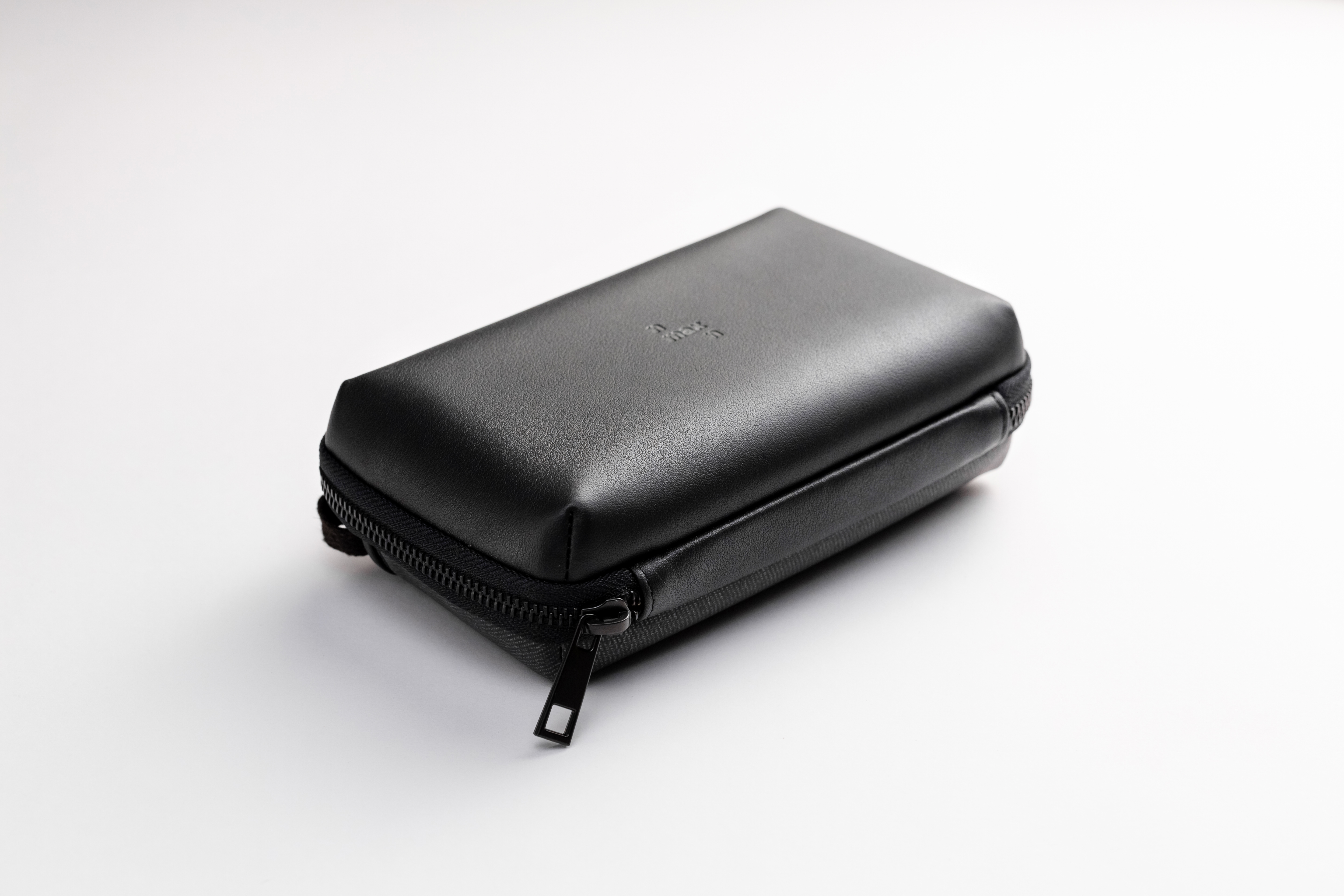 皮革3C配件收納包 - 碳黑 L