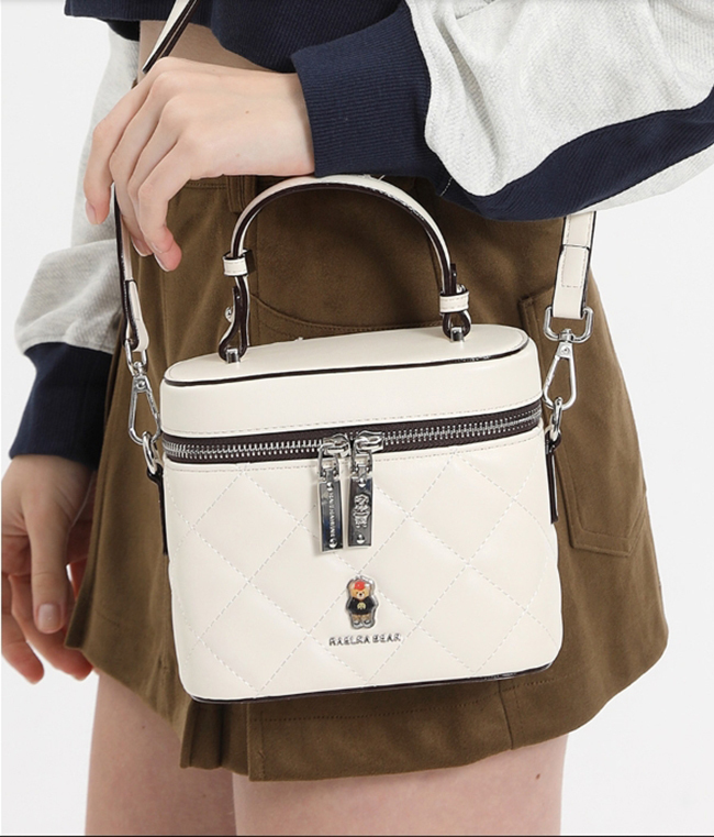 小香風菱格紋可手提可當化妝包-三色(RA24-P670)現貨黑1