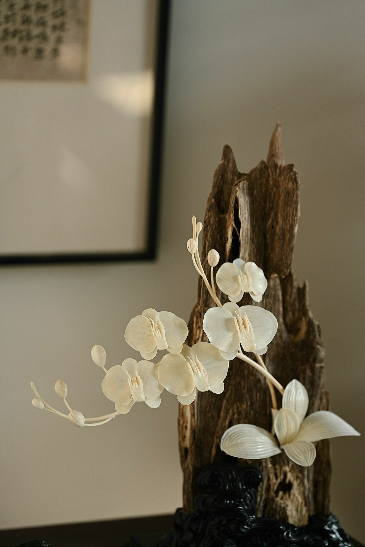 Brunei Agarwood x Mammoth "Orchid Shadow Pandering" Ornament