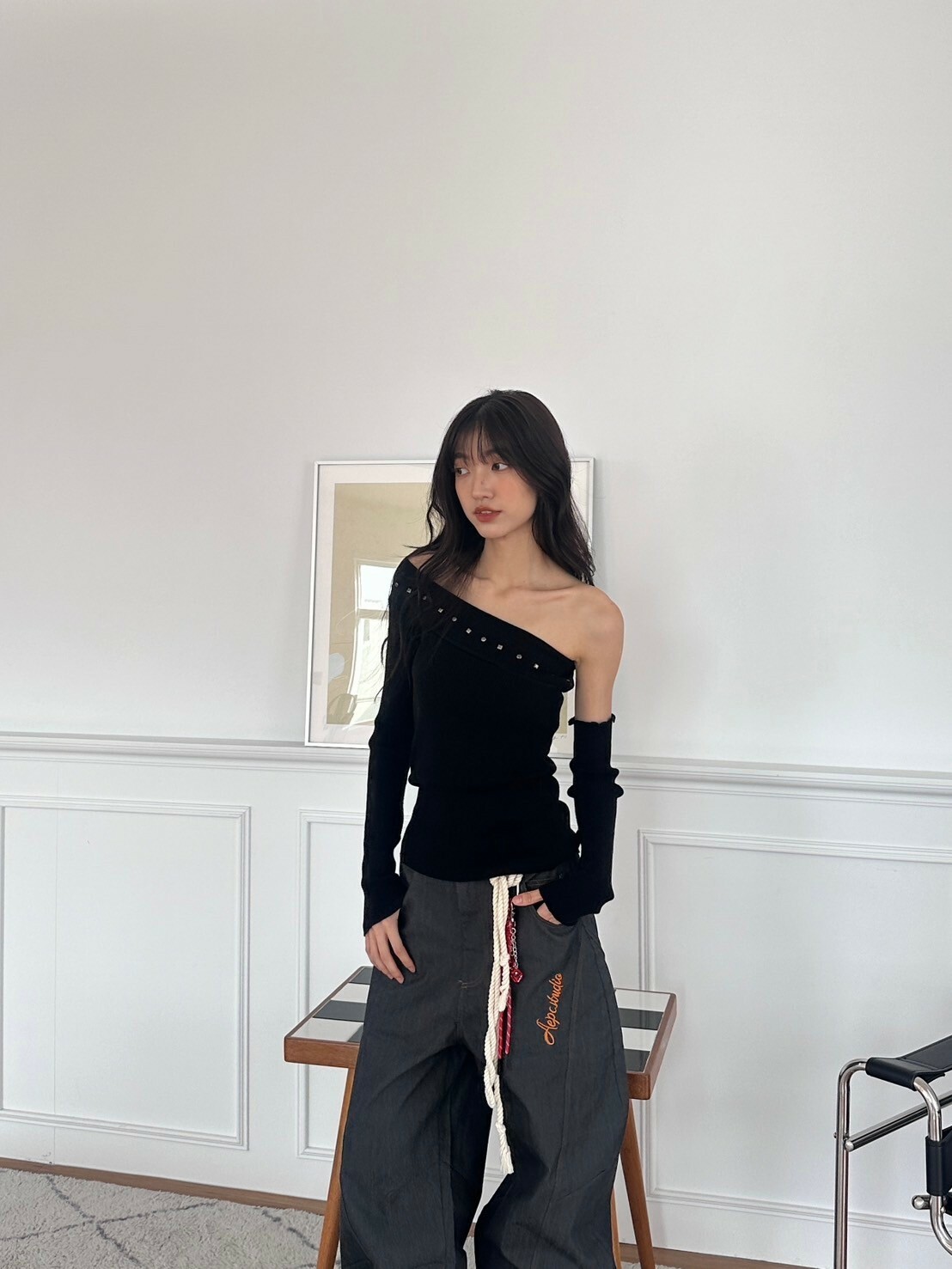 漫步雨中🌧️斜肩卯釘袖套上衣2colors