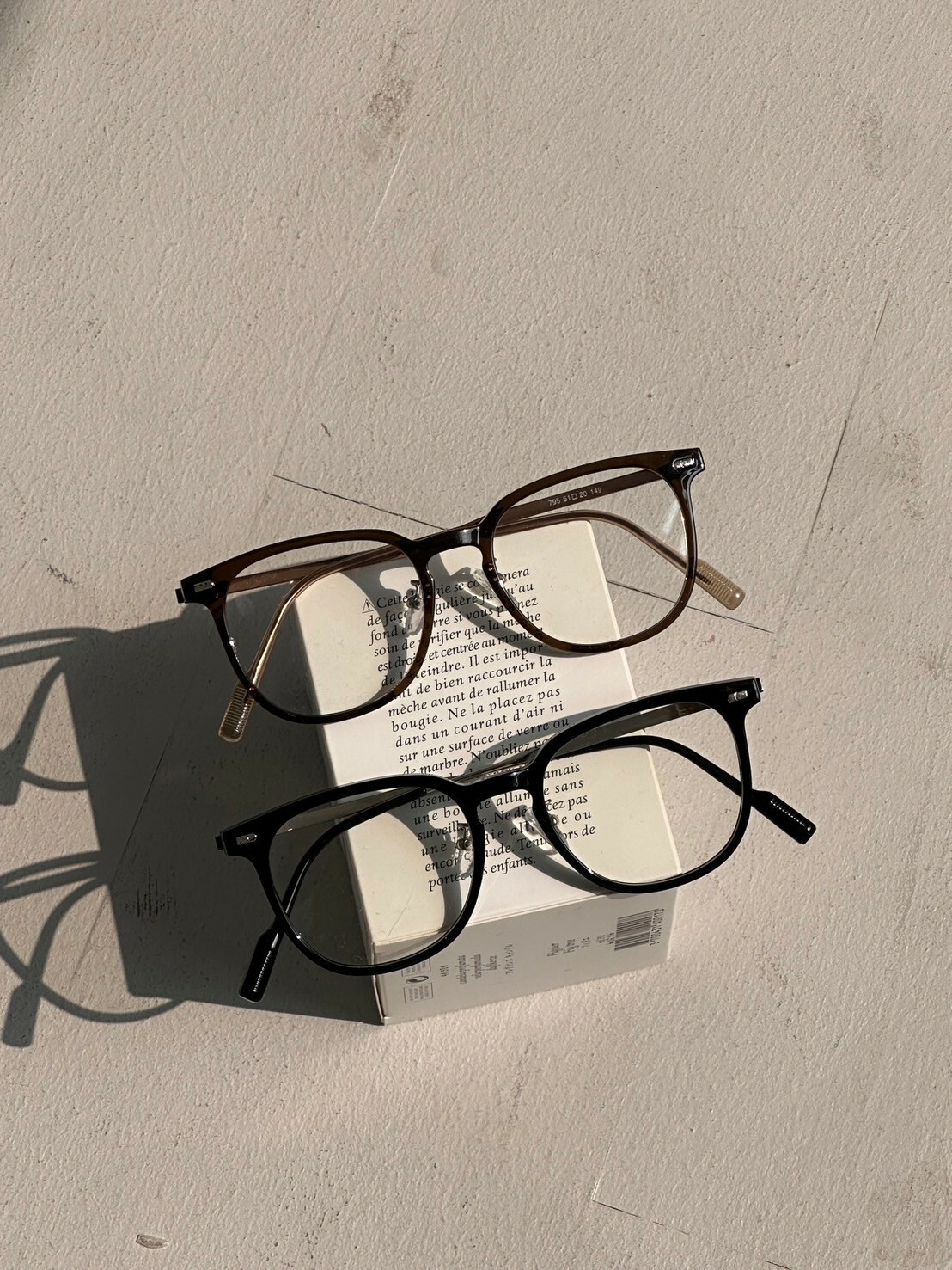 店長私藏😽 誰戴誰臉小 方框眼鏡2colors（附眼鏡盒+布）