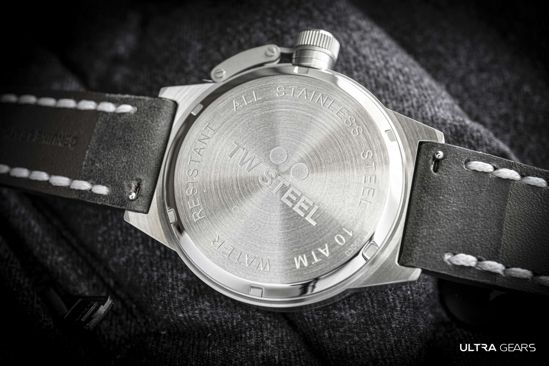 TW STEEL｜CANTEEN 全鋼深灰面大三針-CS101