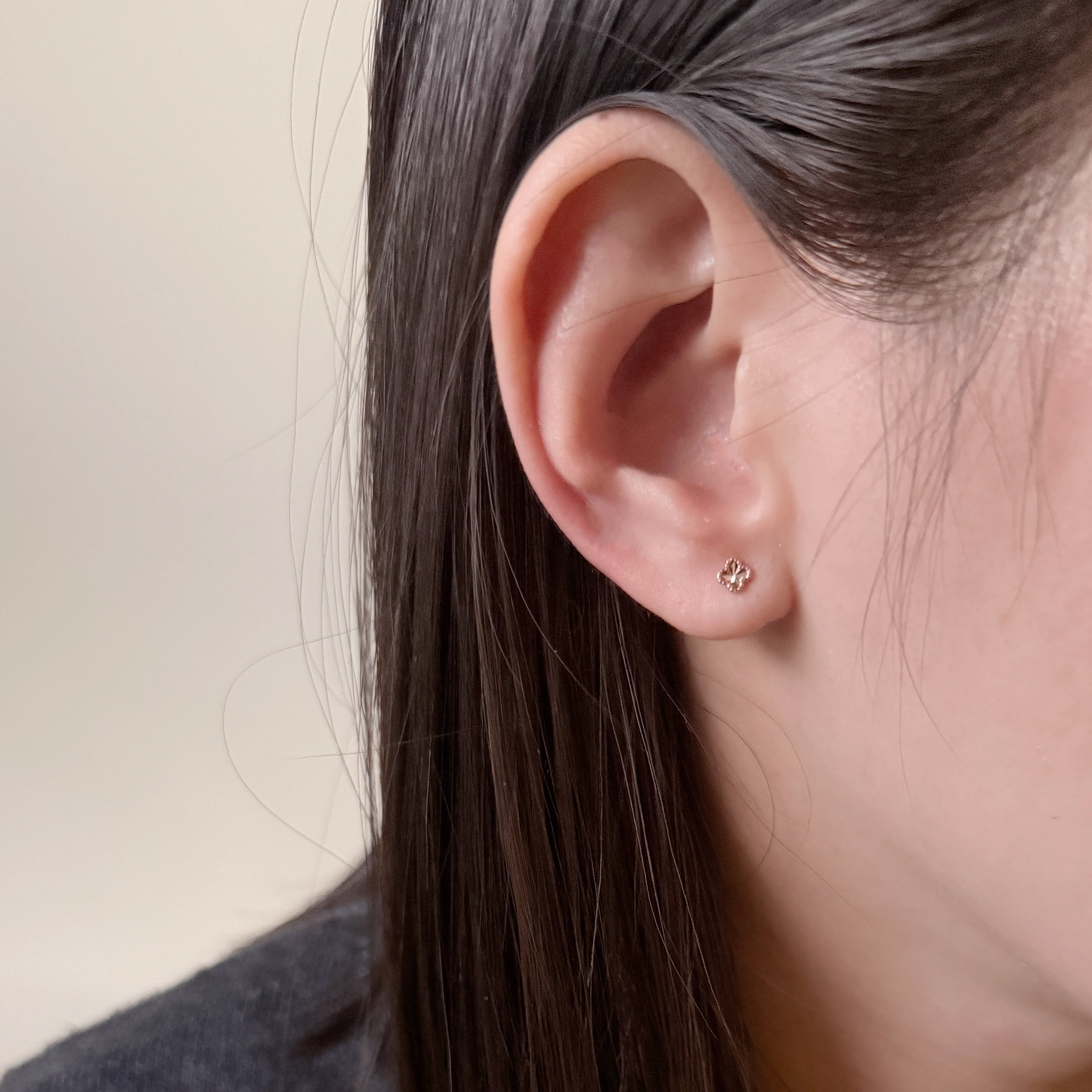 14K滾邊金片幸運草轉珠耳環