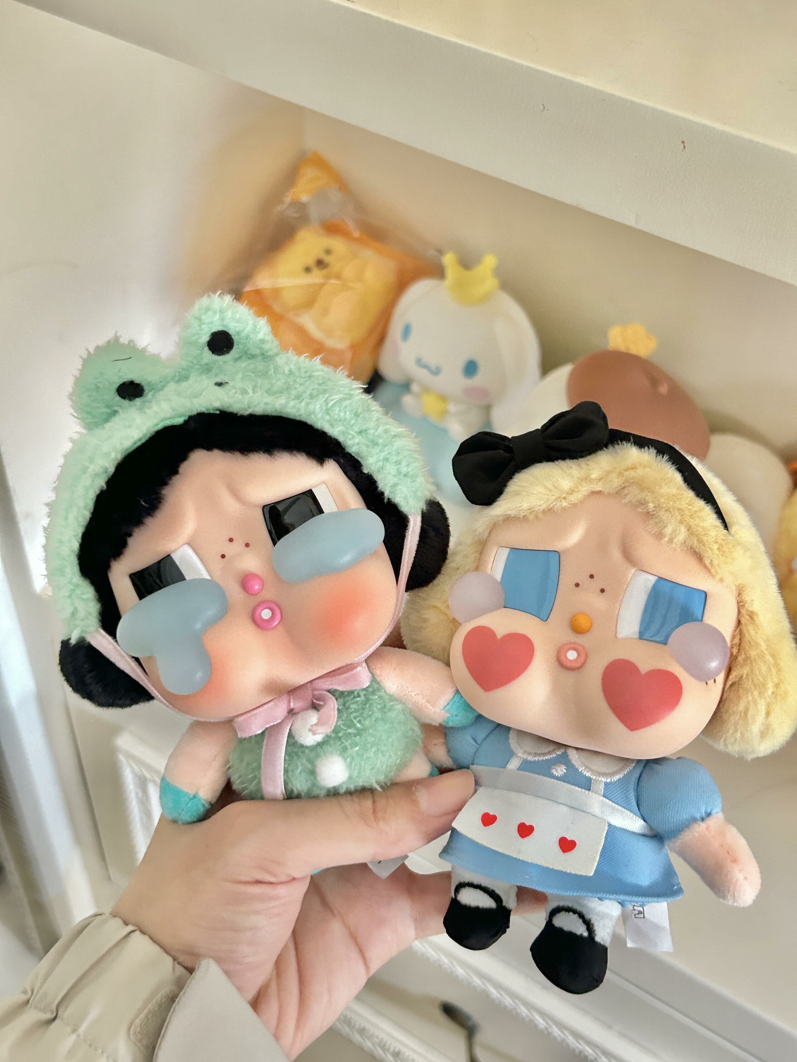 POPMART 泡泡瑪特 CRYBABY 哭娃 眼淚工廠系列 糖膠毛絨吊飾 毛絨公仔 吊飾 盲盒 6+2款(任買兩件711免運)/預購