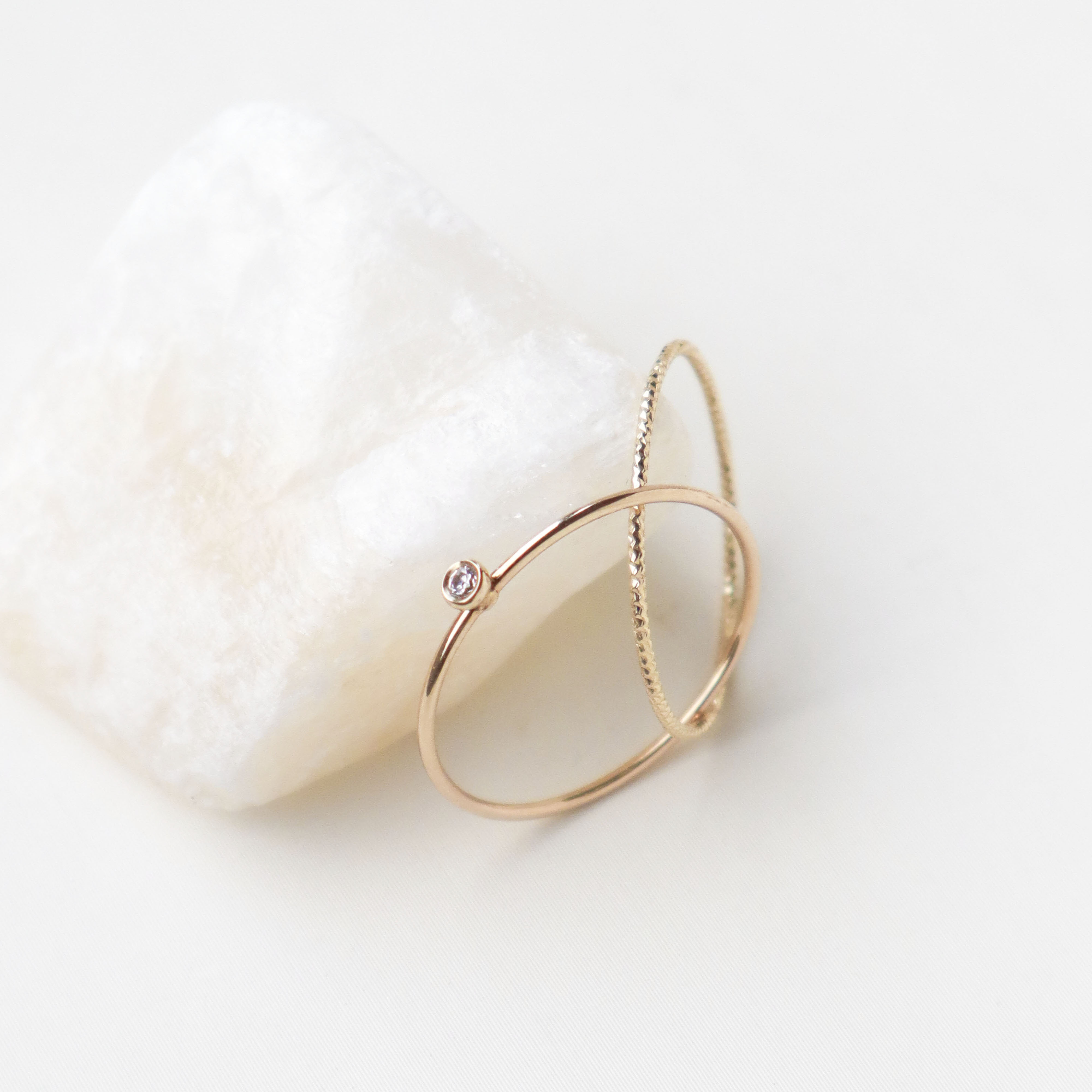 10K/單顆細麻花雙環戒指