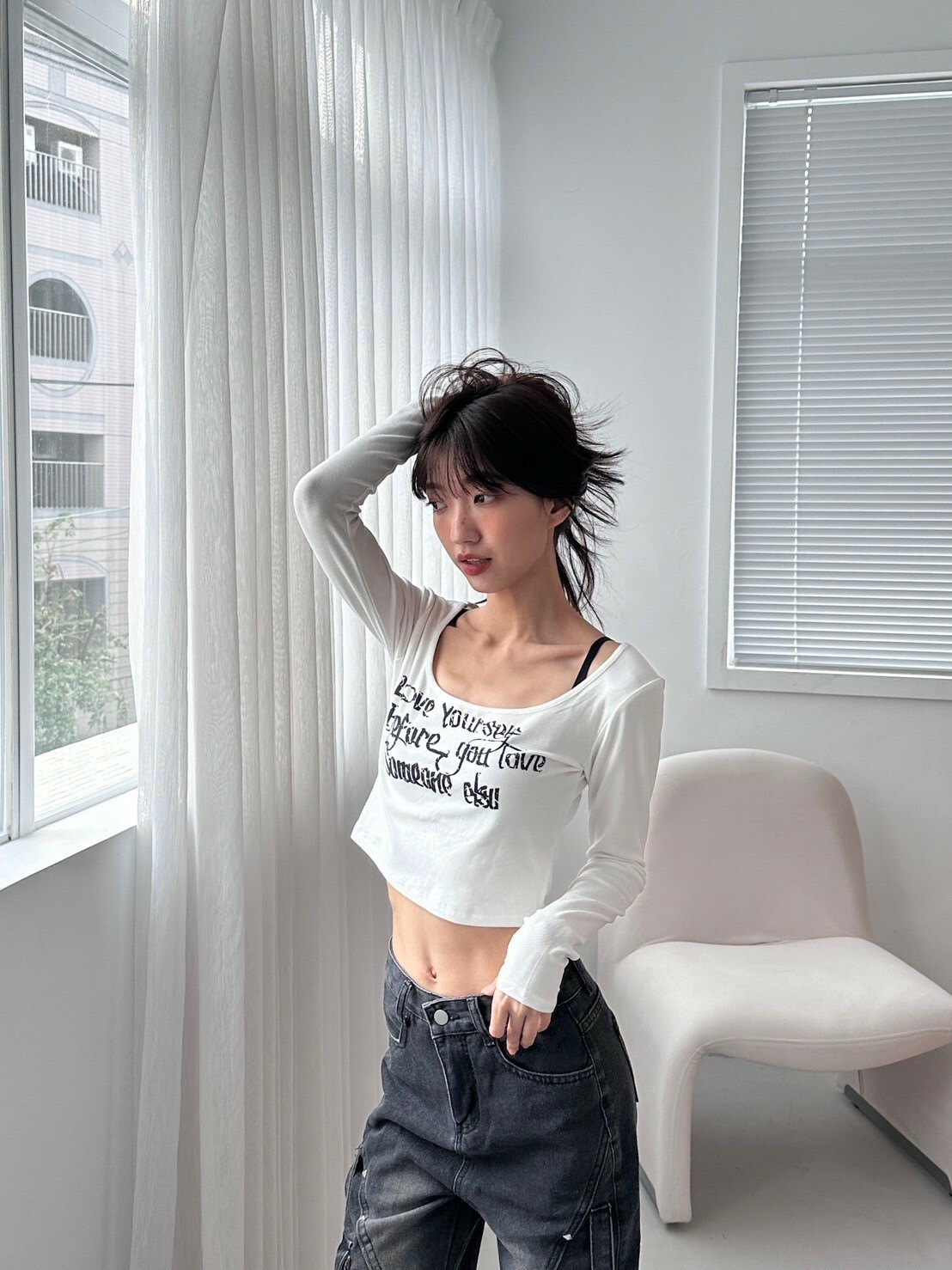 love yourself first 字母短版方圓領薄長袖