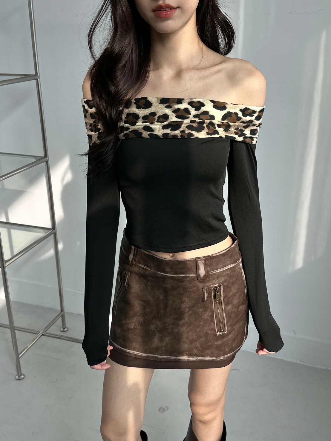 辣妹風豹🌪️ 一字領豹紋拼接修身薄長袖