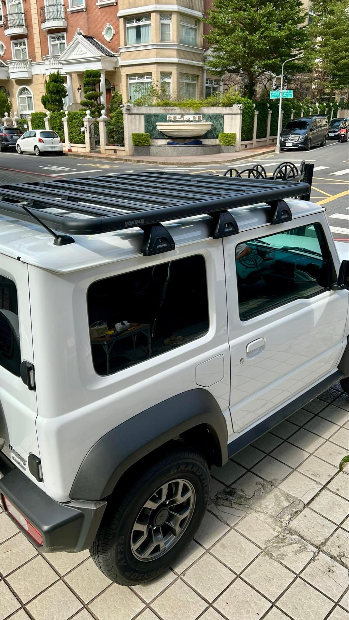 YAKIMA LockNLoad Platform Suzuki-JB74 JIMNY-吉米 車頂平台