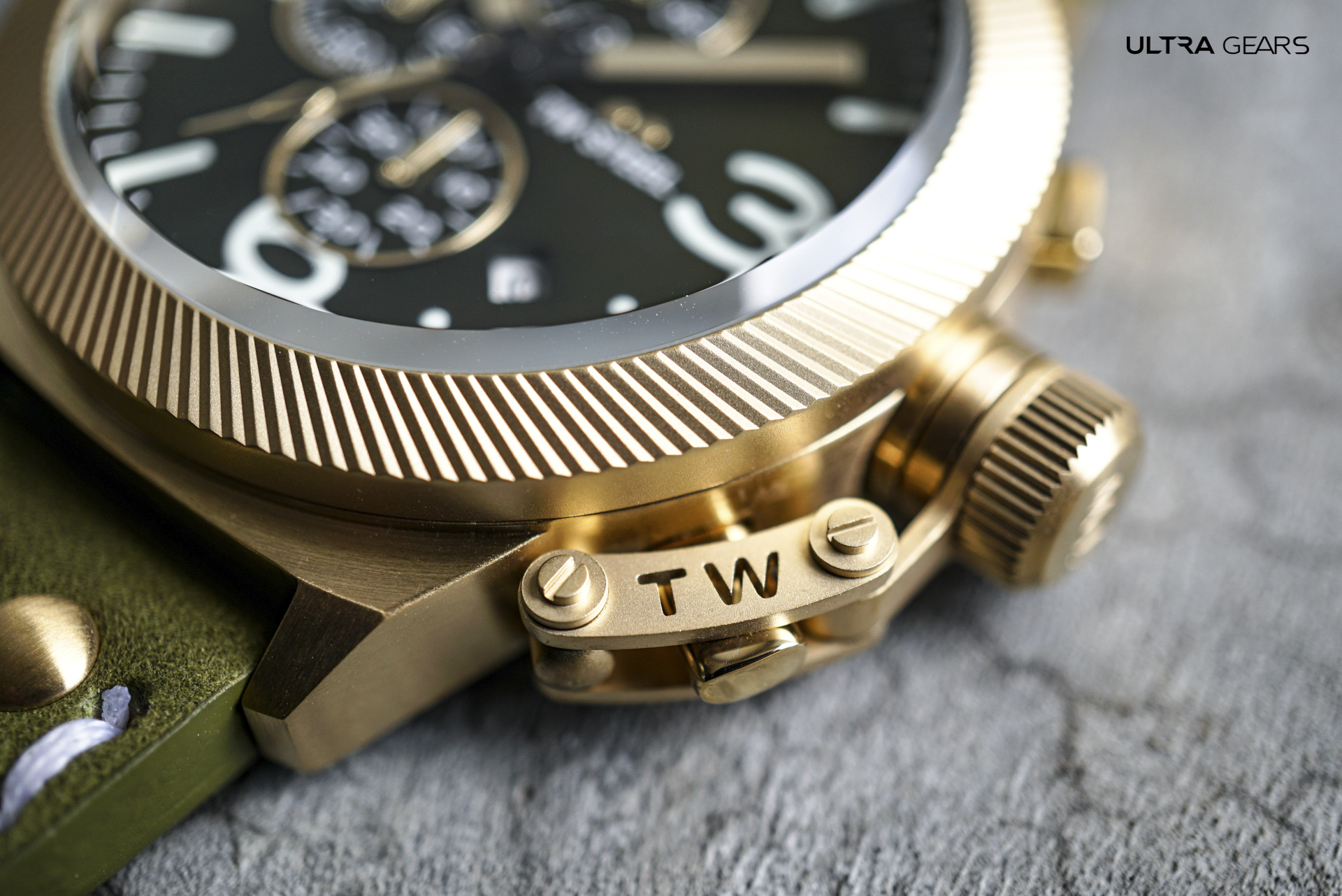 TW STEEL｜CANTEEN 金色綠面計時碼錶-CS108