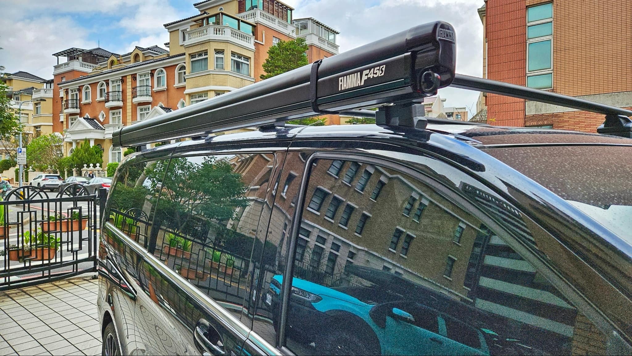 車邊帳 FIAMMA F45S 300 (Mercedes-Benz-v class 300d /250d /220d / Vito)