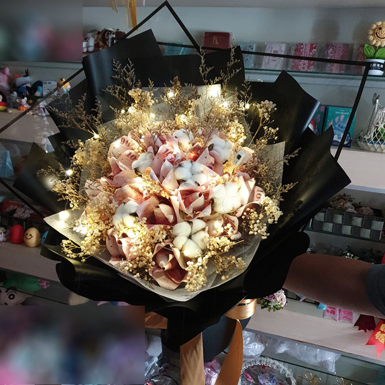 11朵鈔票花玫瑰燈光花束,36張鈔票花束,鈔票乾燥花束,11 banknote flower rose bouquet, 36 banknote bouquet, banknote dried bouquet