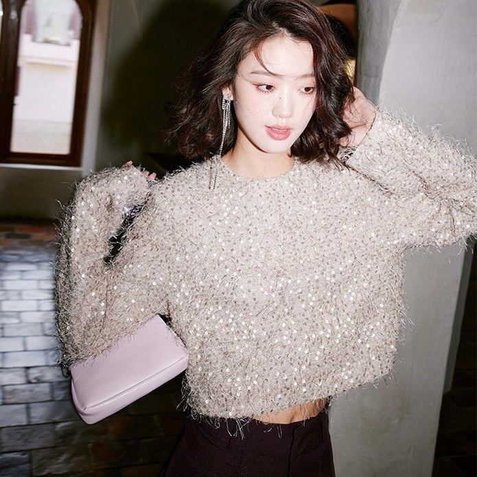 奶油杏閃亮亮圓領短版長袖上衣S-M (Elegant & Love)