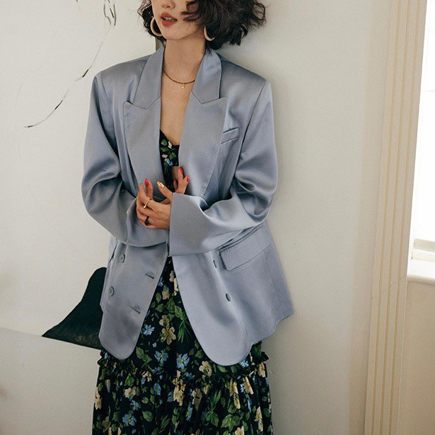 天空藍絲綢質感V字翻領西裝外套XS-M (Elegant & Love)