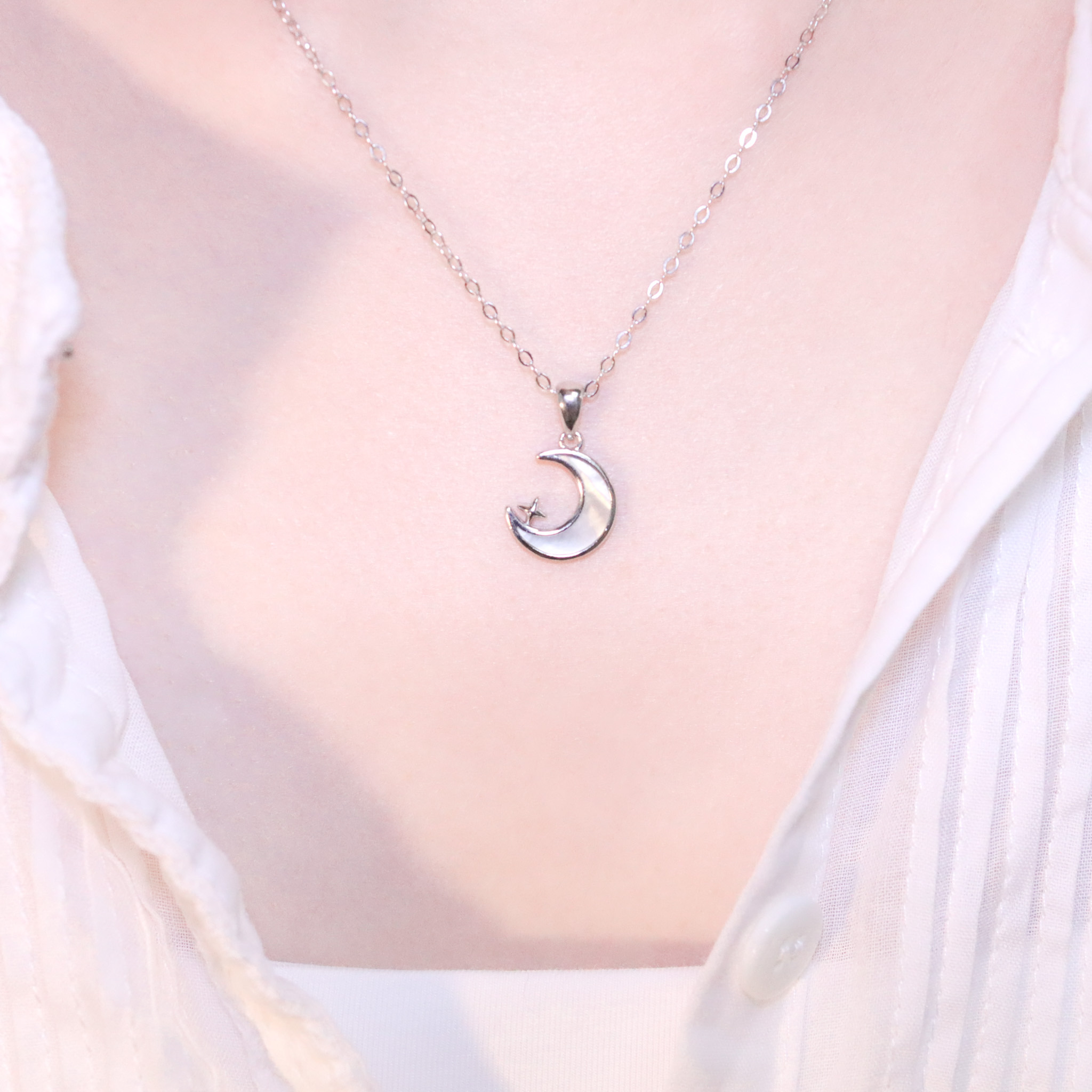 | 925純銀・白金 | 月繞唯星項鍊 | NE1235 |