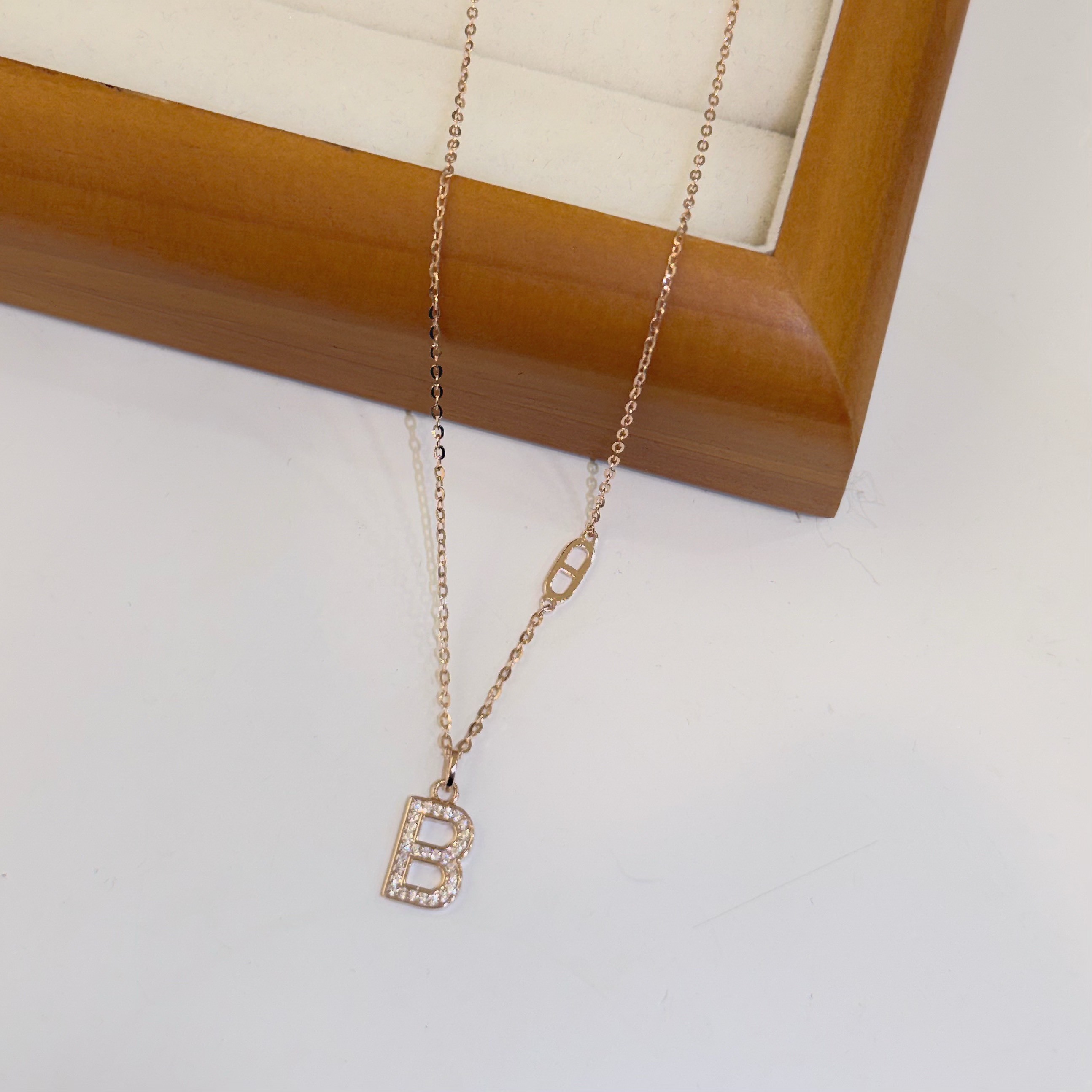 Y32【輕奢】排鑽字母B純銀鎖骨鏈