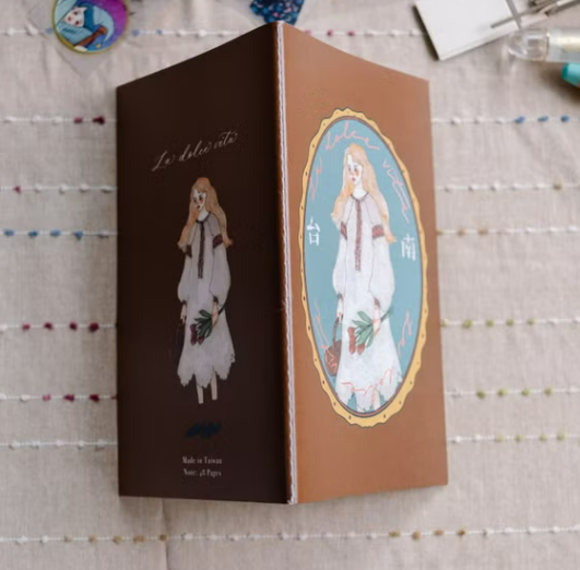 台南刺繡洋裝女孩 線裝筆記本 空白內頁｜甜蜜生活 LA DOLCE VITA 台灣