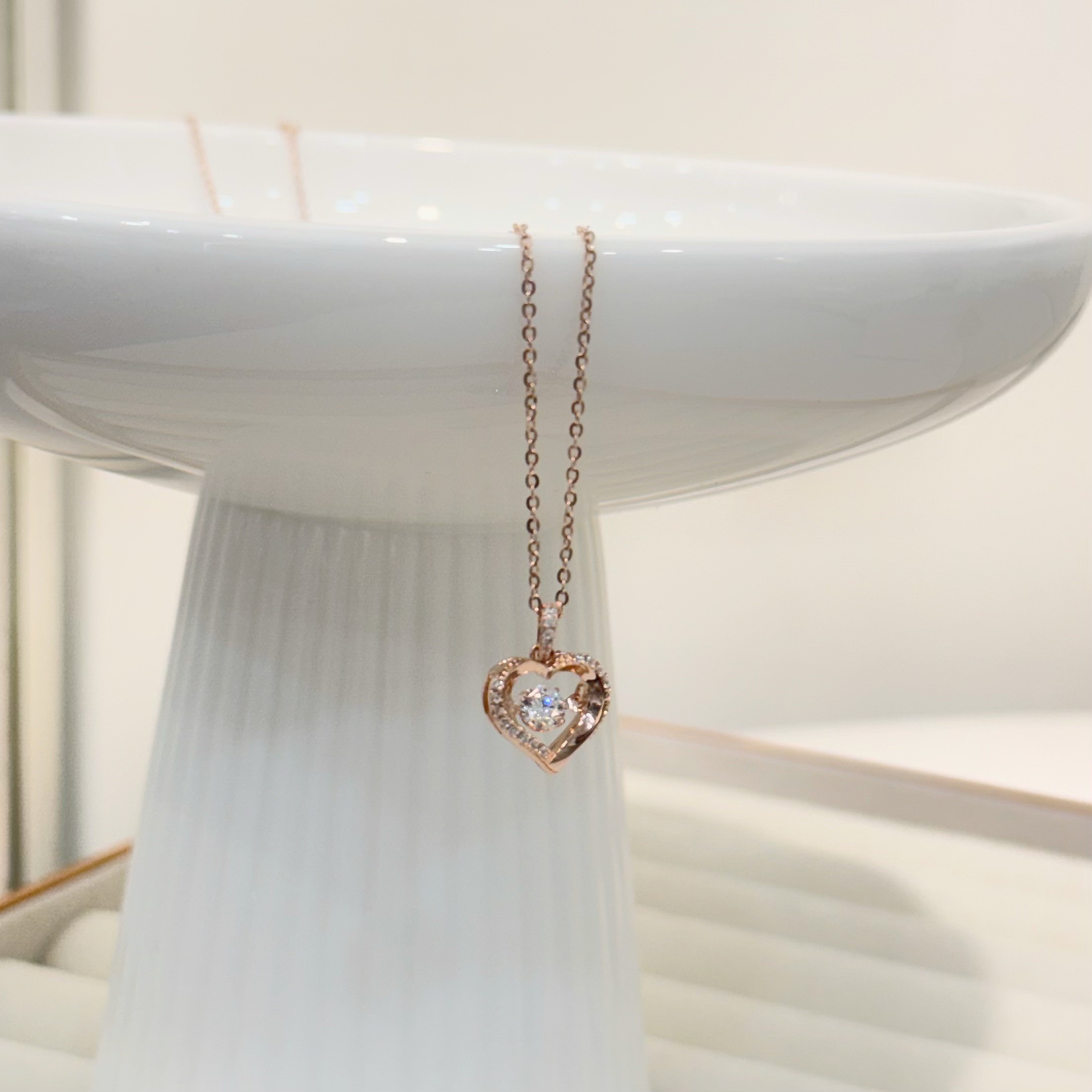 Y28【輕奢】排鑽愛心靈動純銀鎖骨鏈