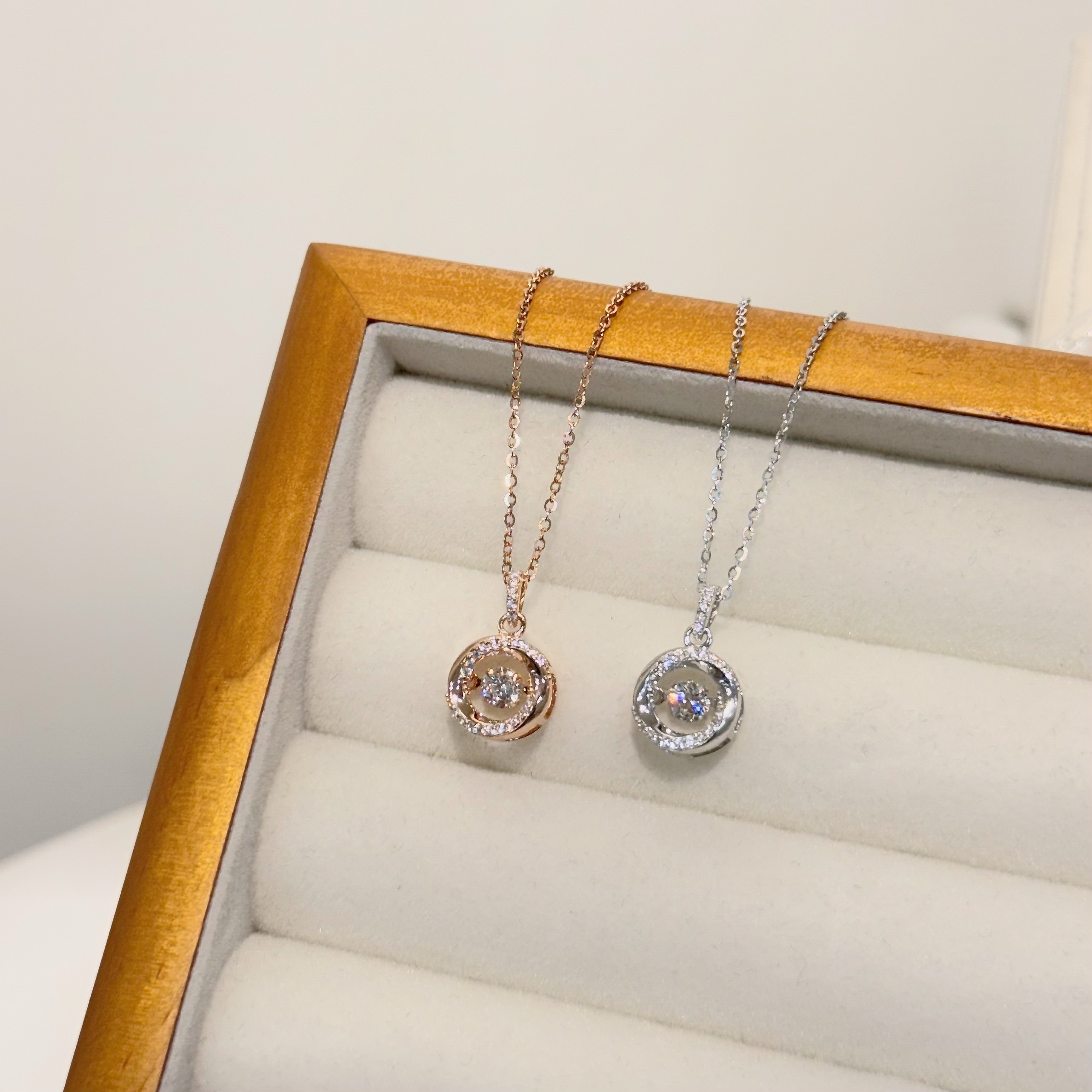 Y26【輕奢】排鑽波浪圓圈靈動純銀鎖骨鏈