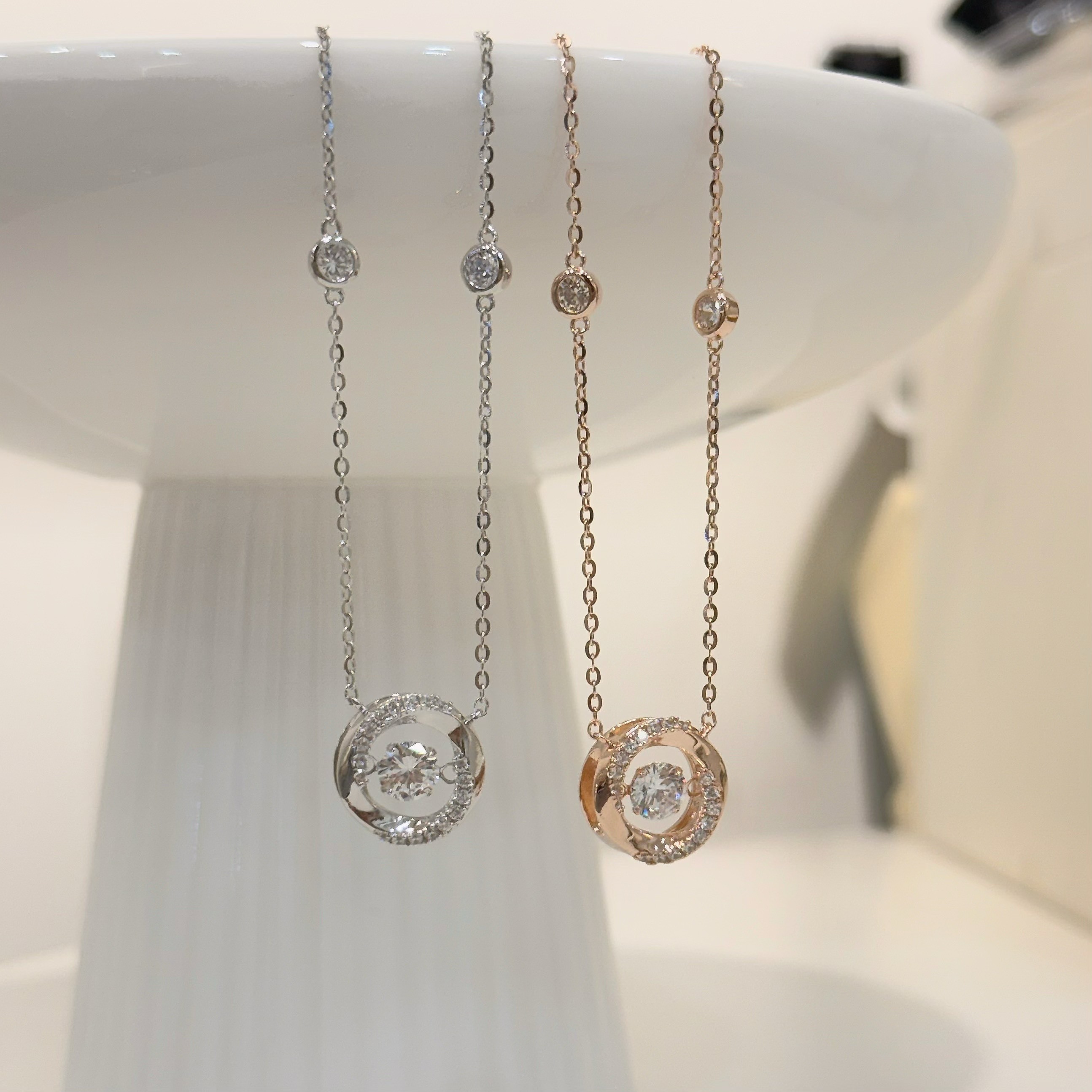 Y06【輕奢】排鑽圓形靈動純銀鎖骨鏈