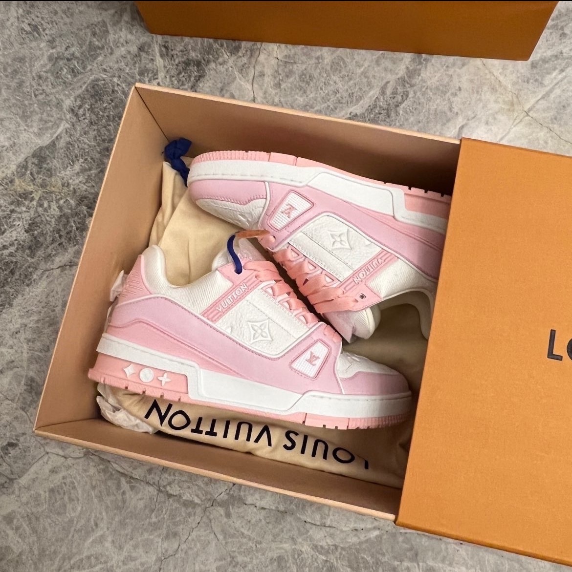 LV LOUIS VUITTON TRAINER 真皮 低筒板鞋 玫瑰粉-1AA6W5