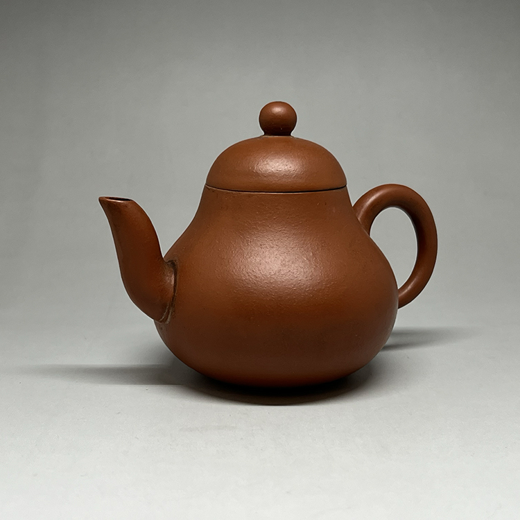 茶香自在】1990年代仿清中期思亭朱泥壺宜興紫砂款單孔出水早期壺