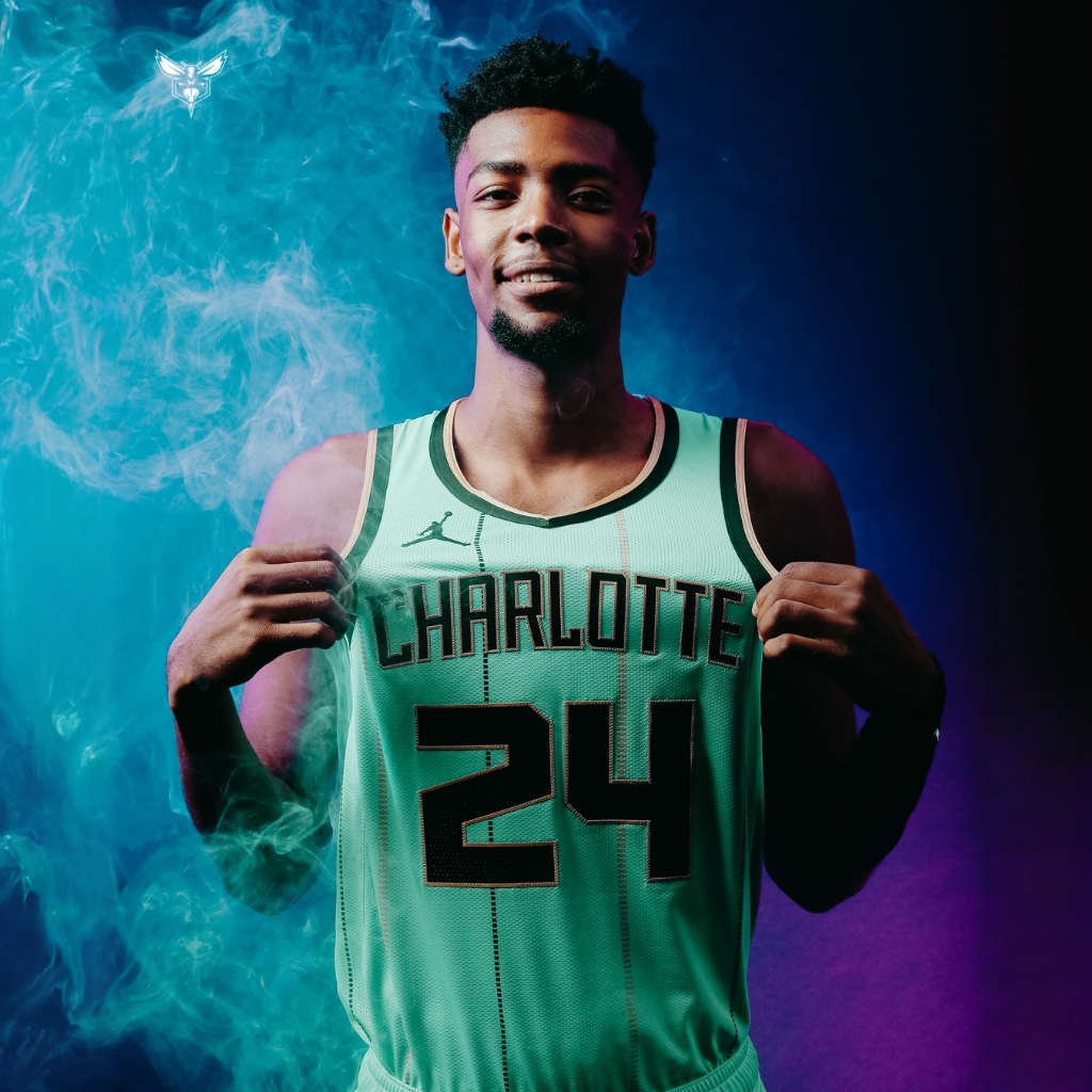 黃蜂隊 2024-25 城市版球衣