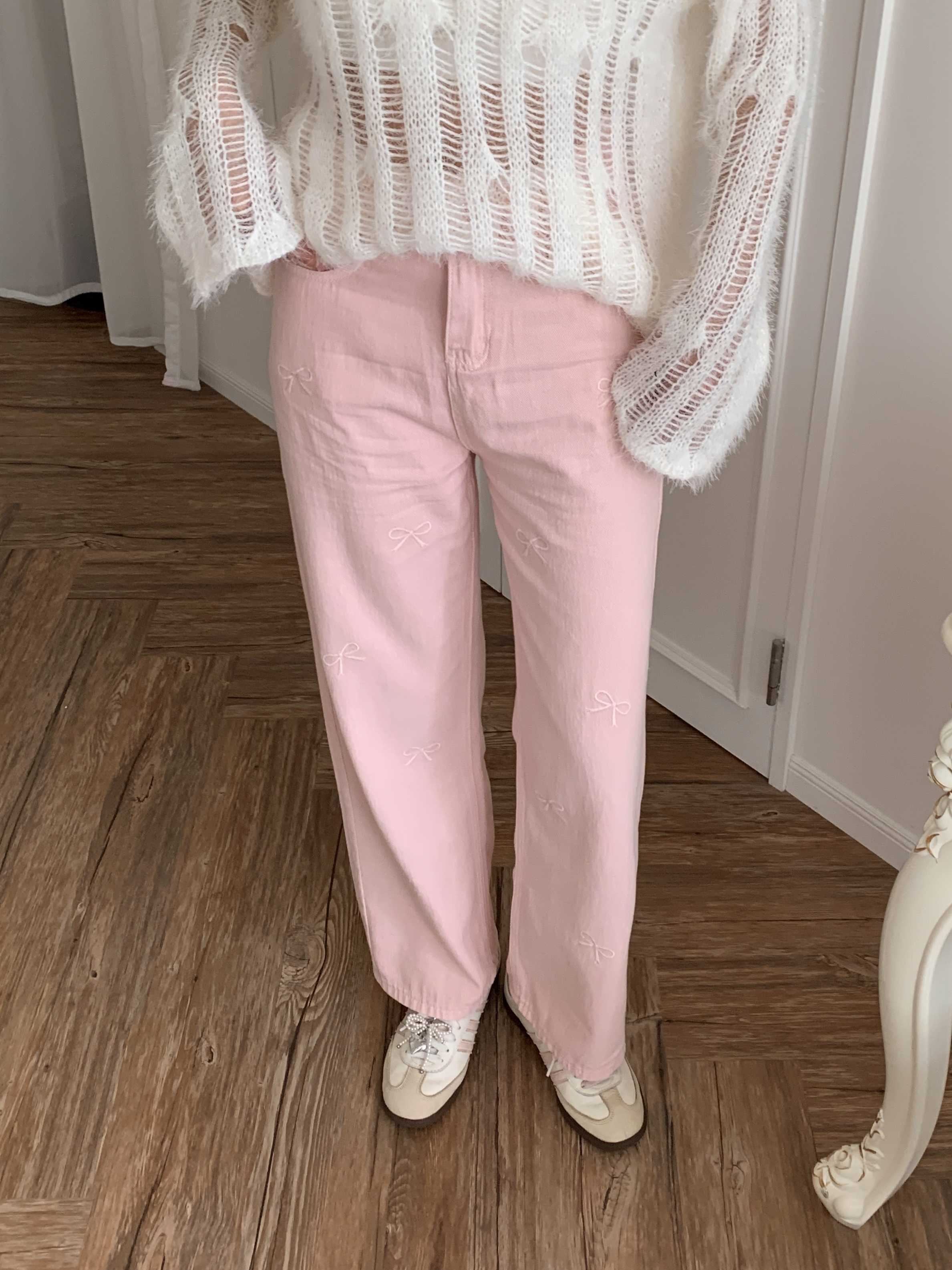 現貨-粉蝴蝶結圖騰直筒褲