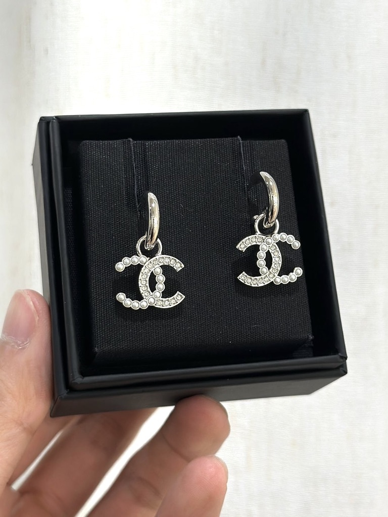 CHANEL CC Logo Drop Earrings with pearl & rhinestone ABD477 銀色珍珠水鑽雙拼吊墜