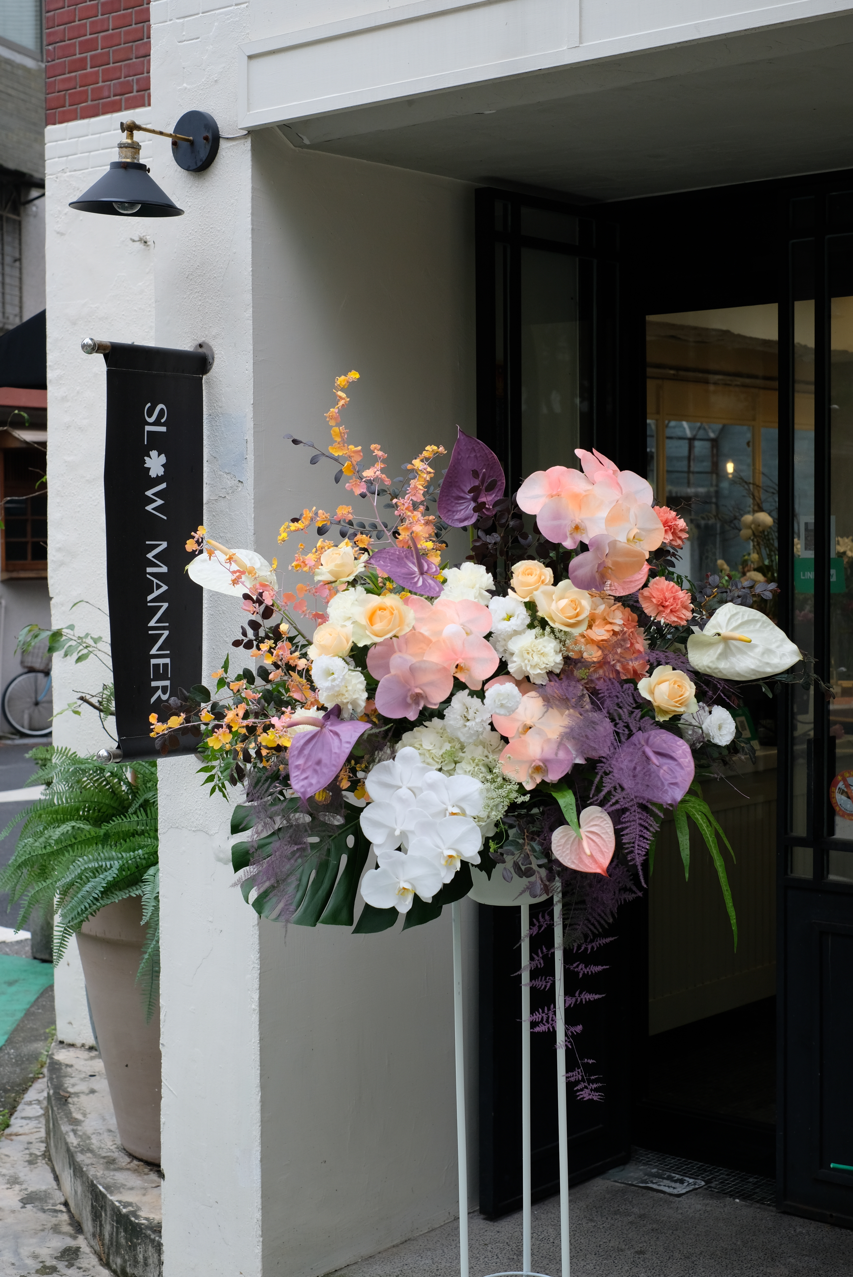 客製化-品牌色調 高架花籃