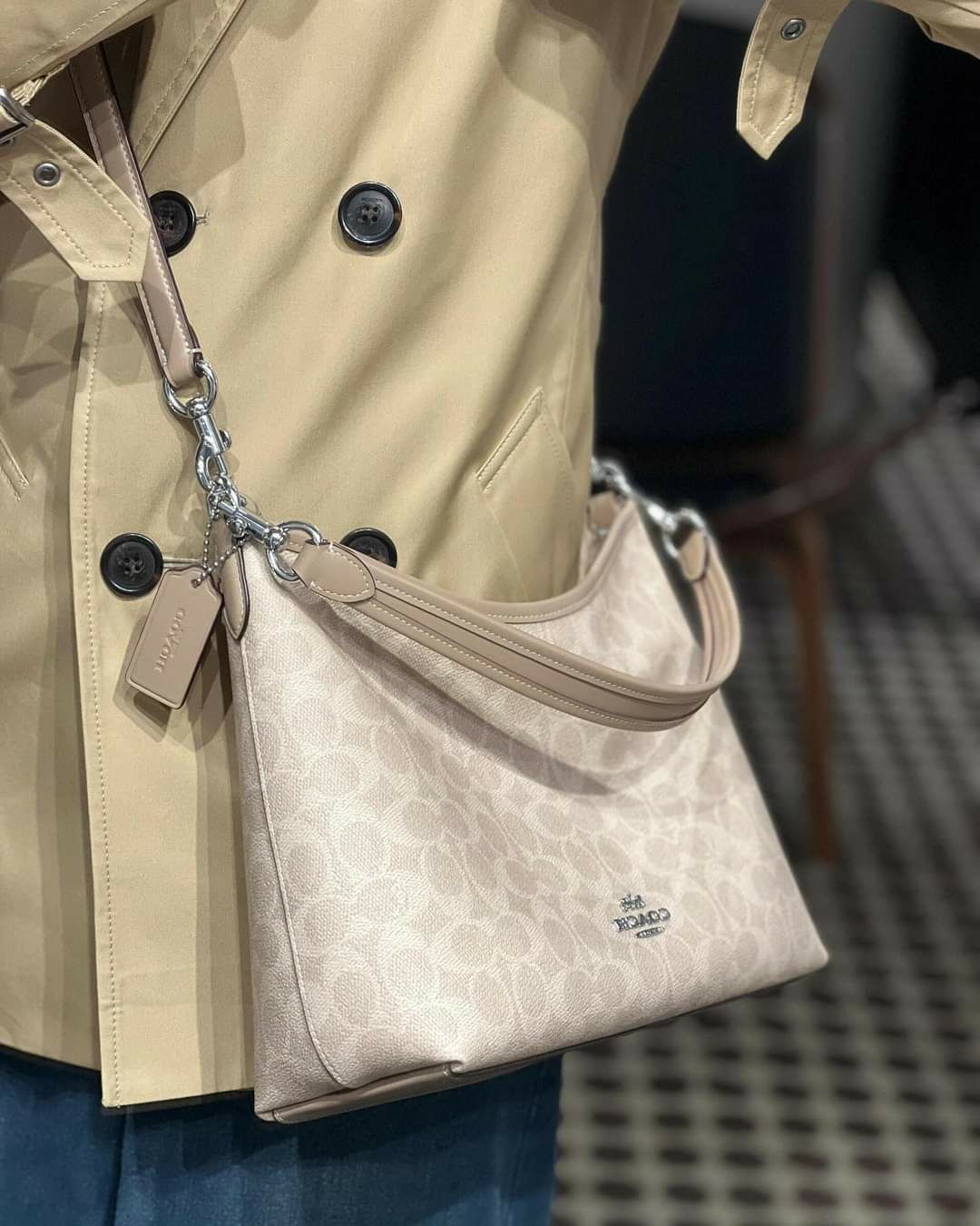 Coach Laurel Shoulder Bag Model no CV975