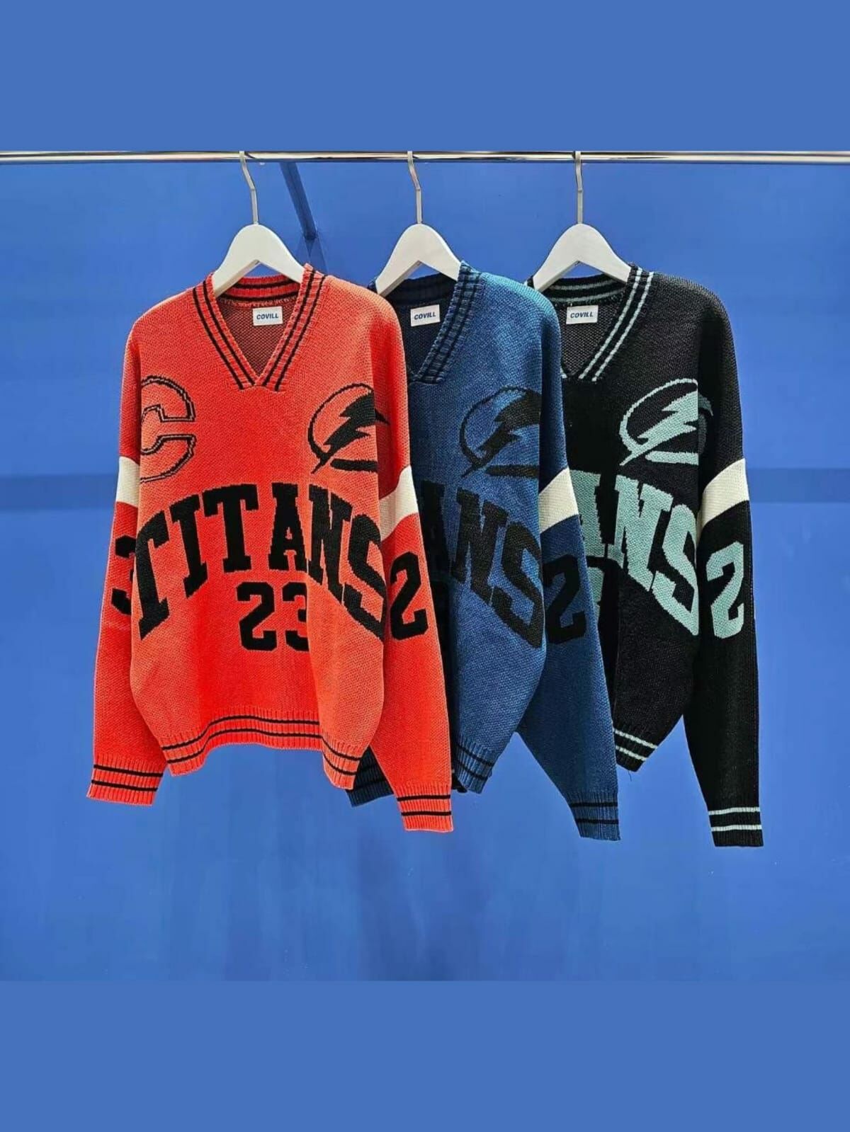 V領英文字針織衫 COVILL-142T