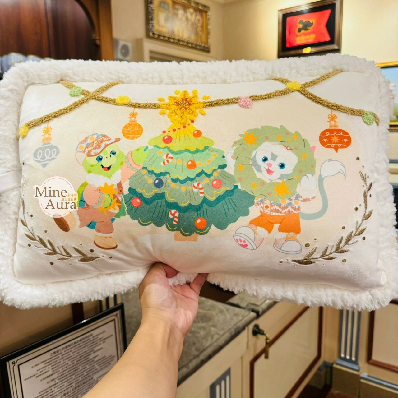 (限時特價) 2024 冬日 達菲 Duffy 與好友們 圖案 抱枕 靠墊 枕頭 -上海迪士尼樂園