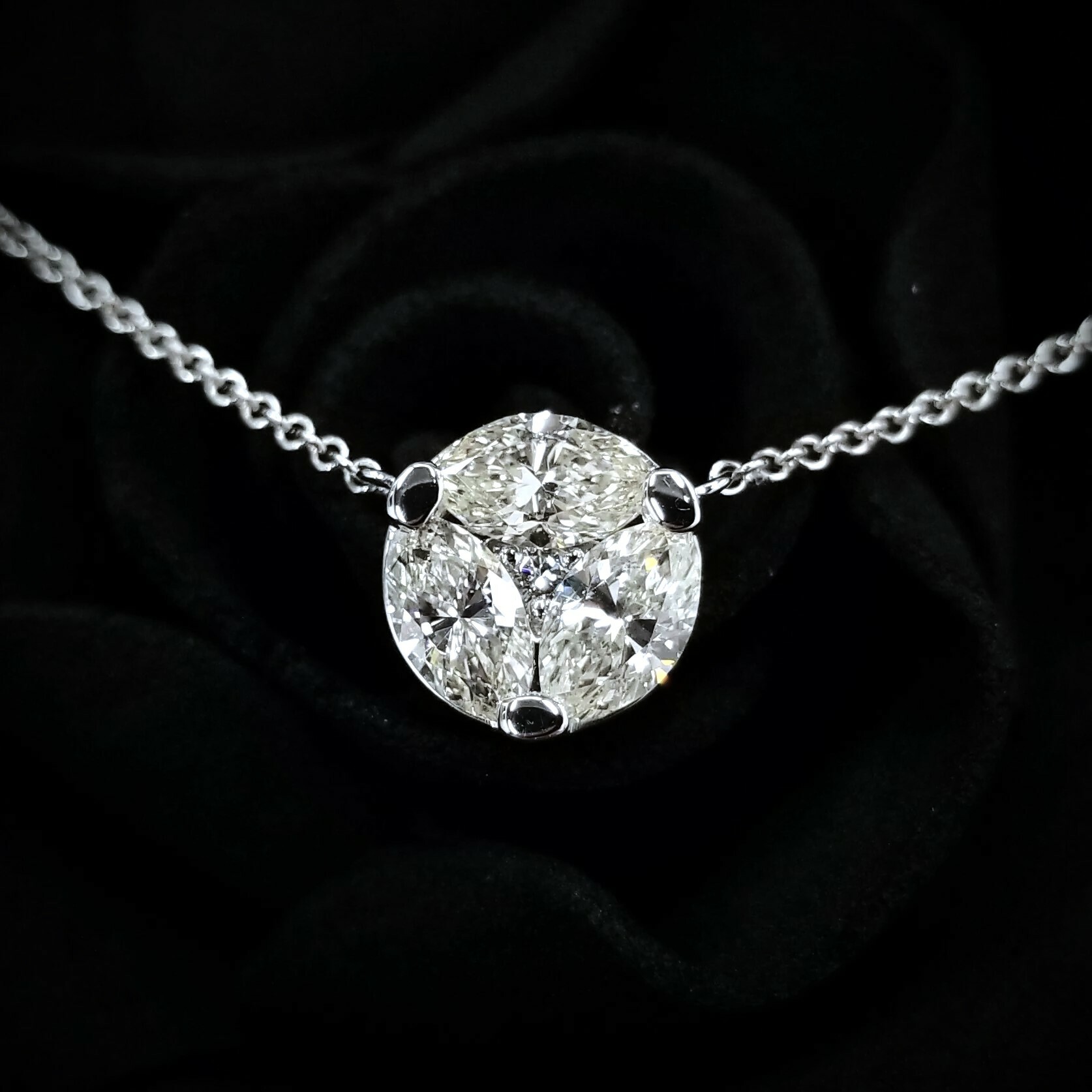 18K White Gold 1.26ct Diamond Necklace