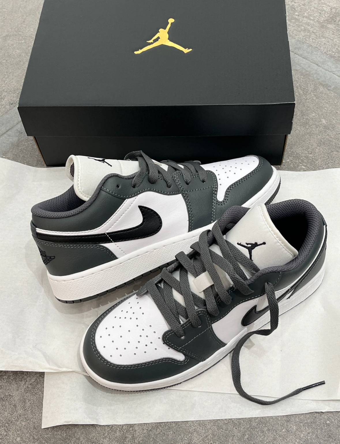 Nike Air Jordan 1 Low Iron Grey 水泥灰 白灰色 灰色 皮革 男女款 大童款 553558-152 553560-152/預購