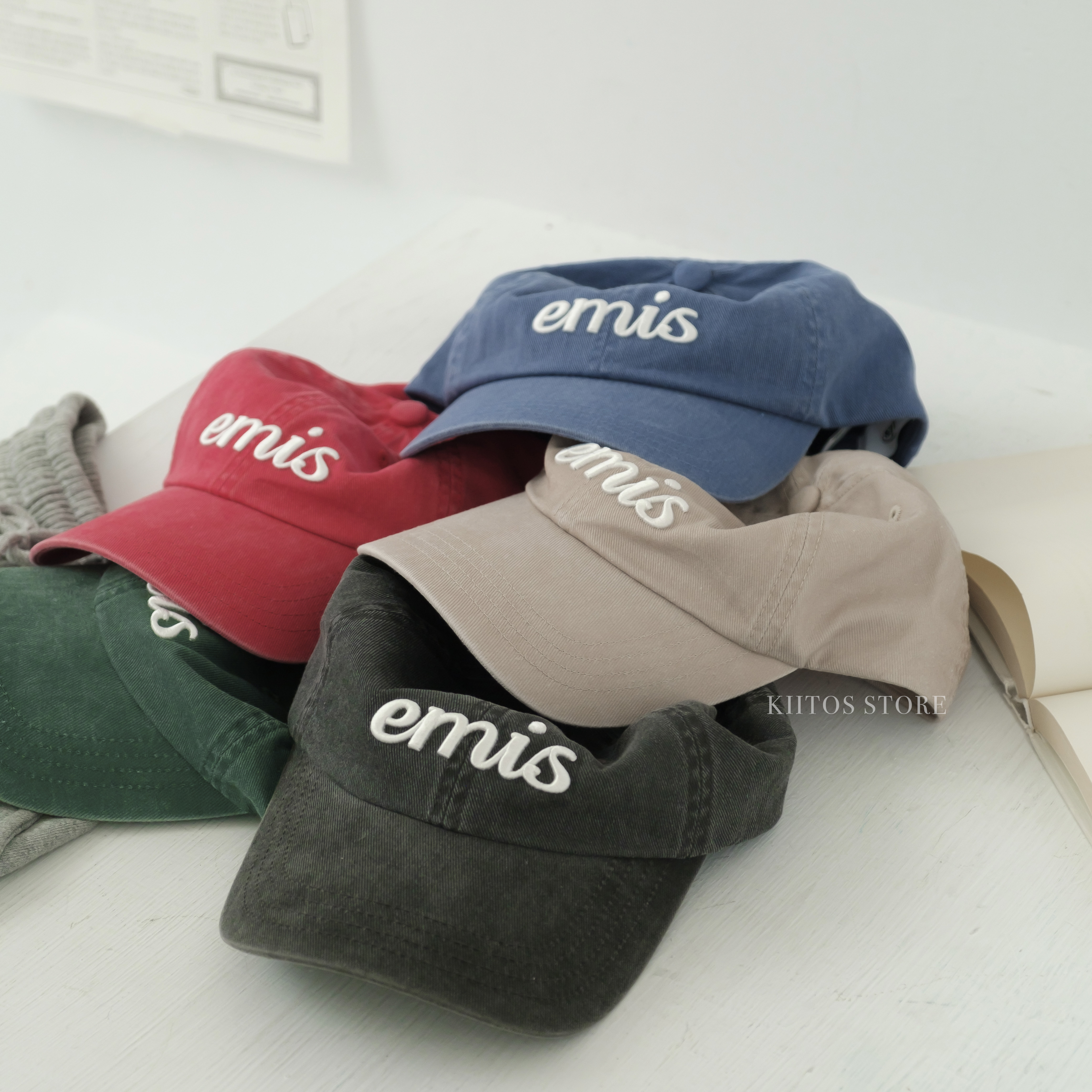 現貨 韓國代購 emis 草寫字母帽 棒球帽 老帽