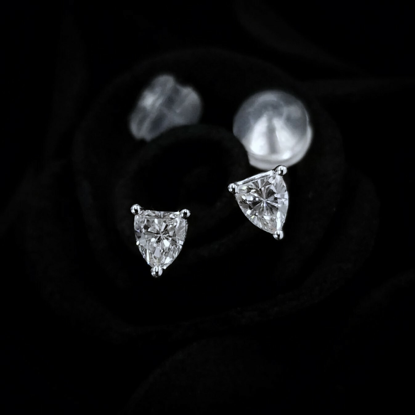 全新18K白金【主石41份盾形鑽石】耳環