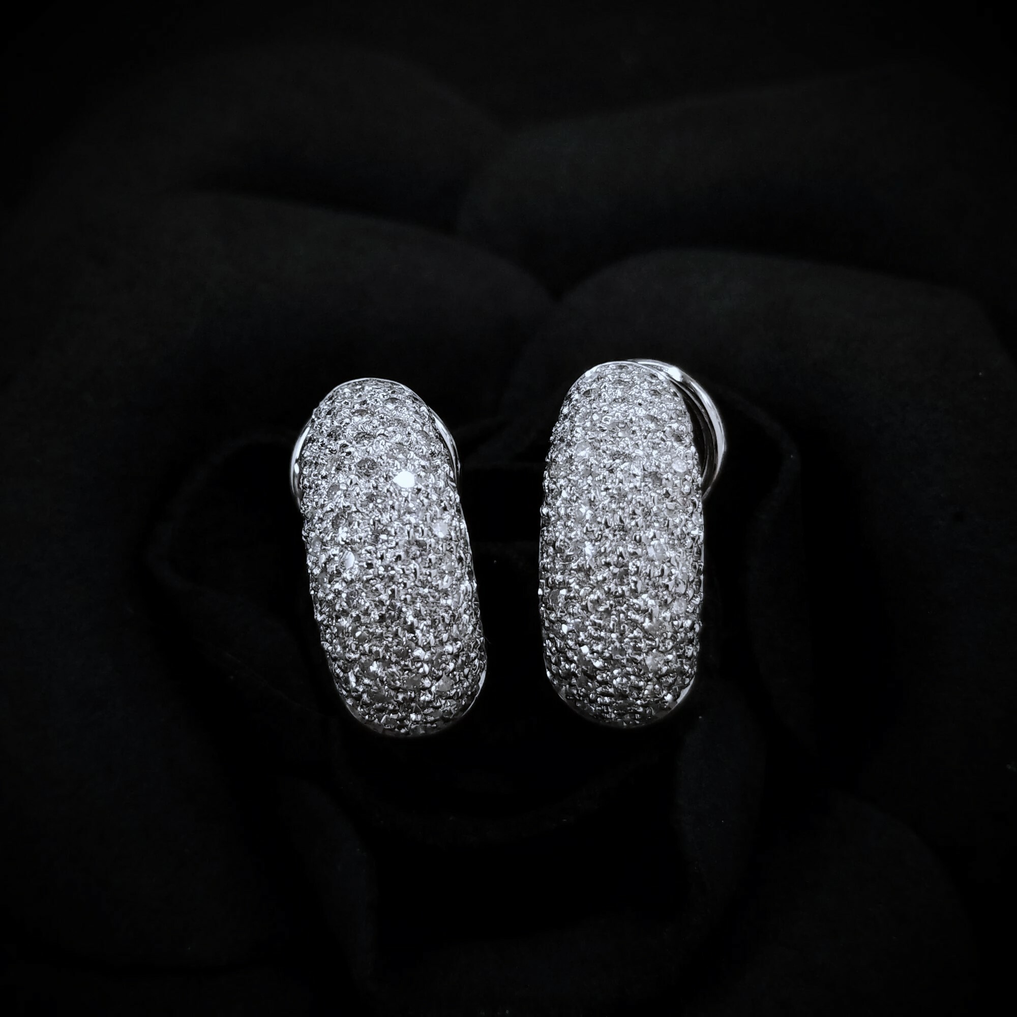 全新18K白金1卡68份鑽石圈耳環