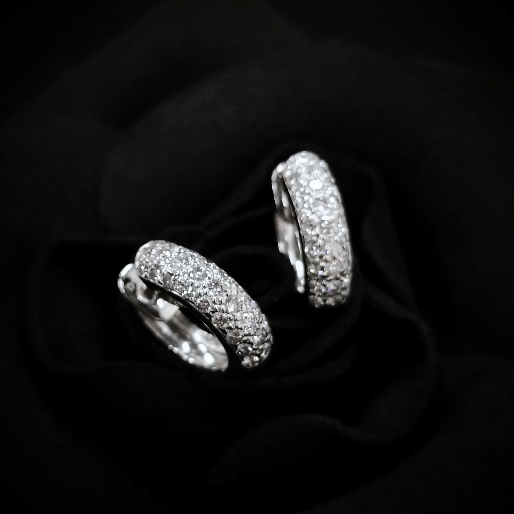 全新18K白金1卡鑽石圈耳環