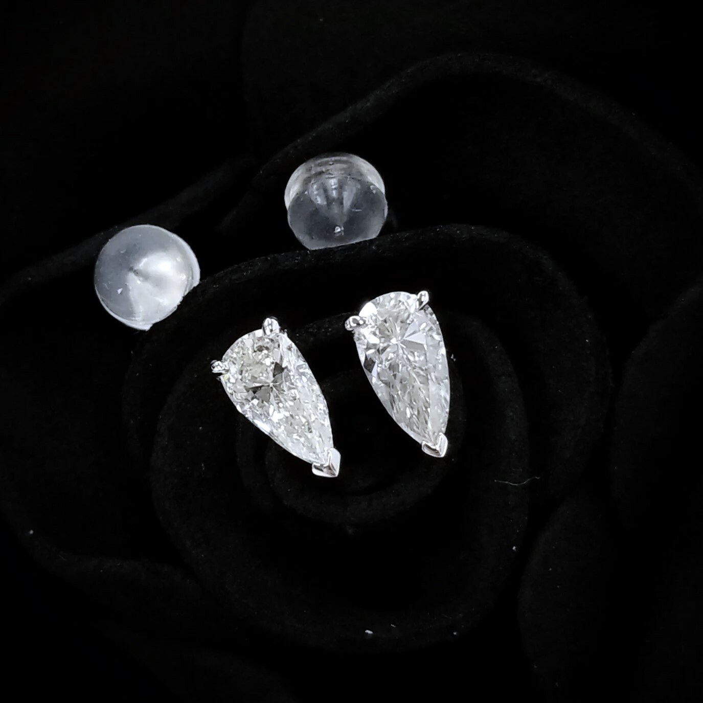 全新18K白金【主石1卡35份梨形鑽石】耳環