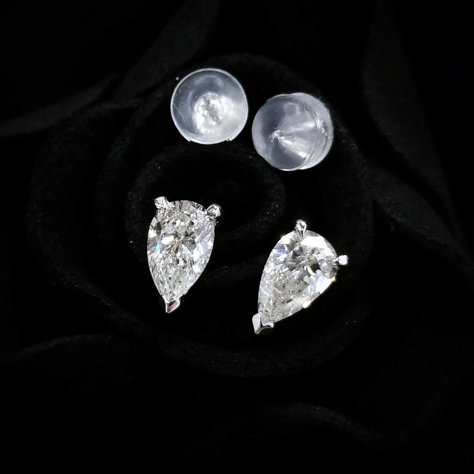 全新18K白金【主石1卡10份梨形鑽石】耳環
