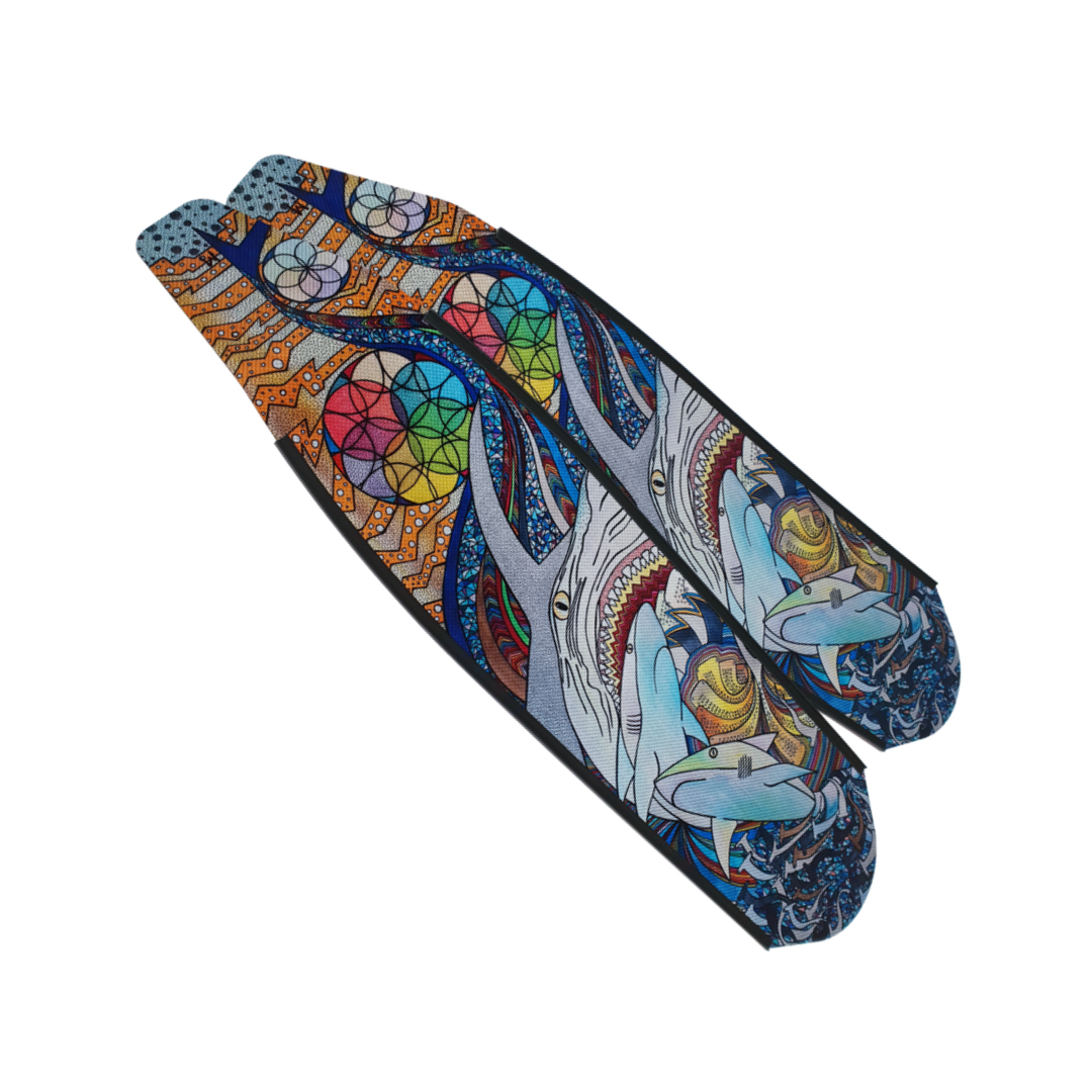 ▲DiveR-全碳纖維長蛙板-萬靈之鯊