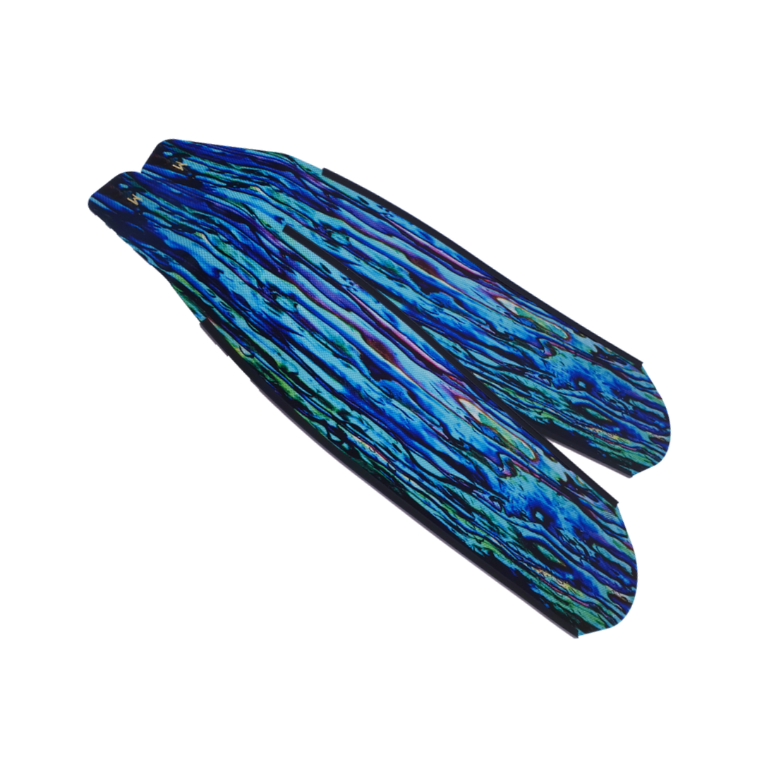 ▲DiveR 全碳纖維長蛙板-炫貝力量